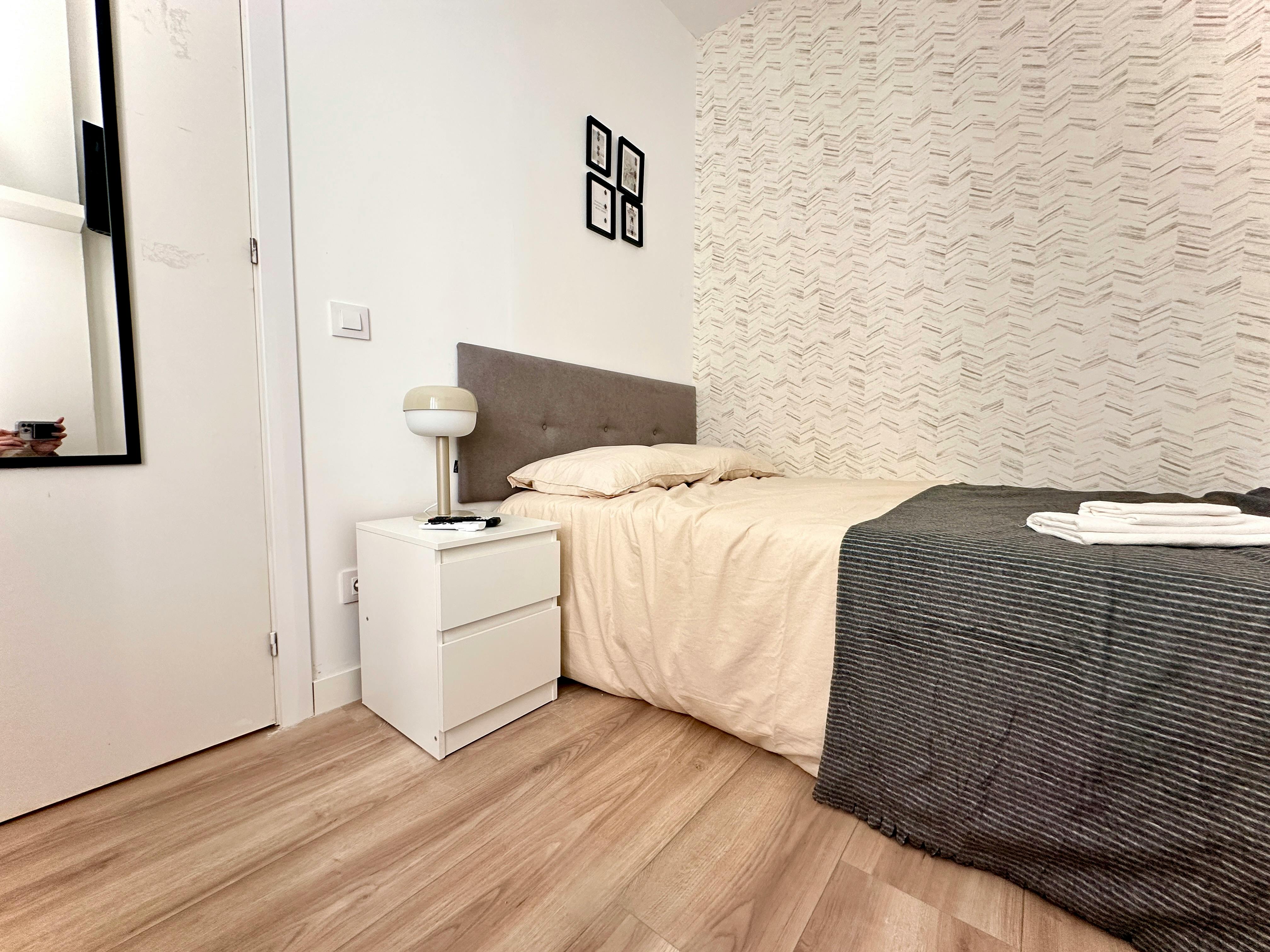 Private room in Calle de Caravaca, Madrid (1725307) room image 2