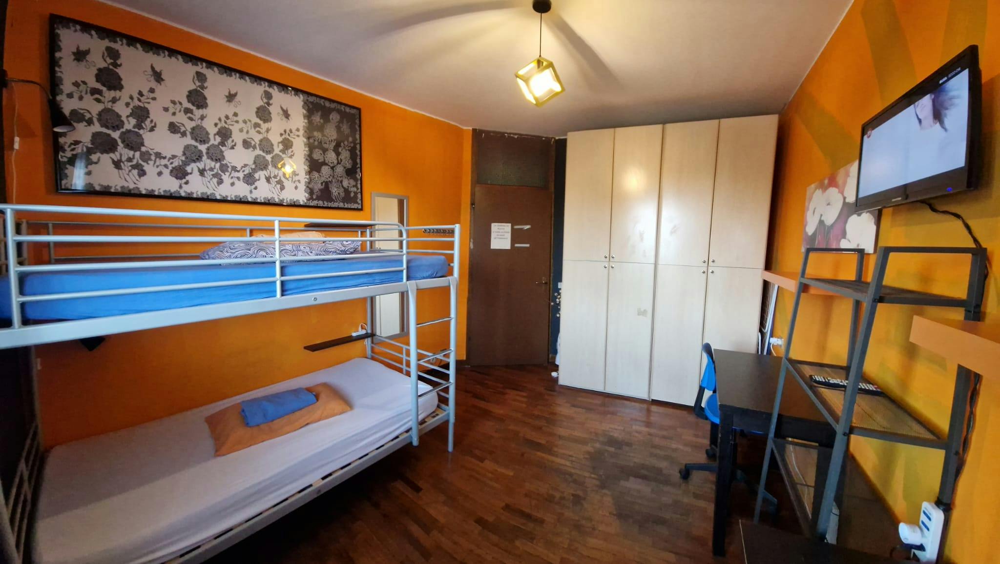 Shared room in Via Giovanni Carnovali, Bergamo (1725313) ROOM 2