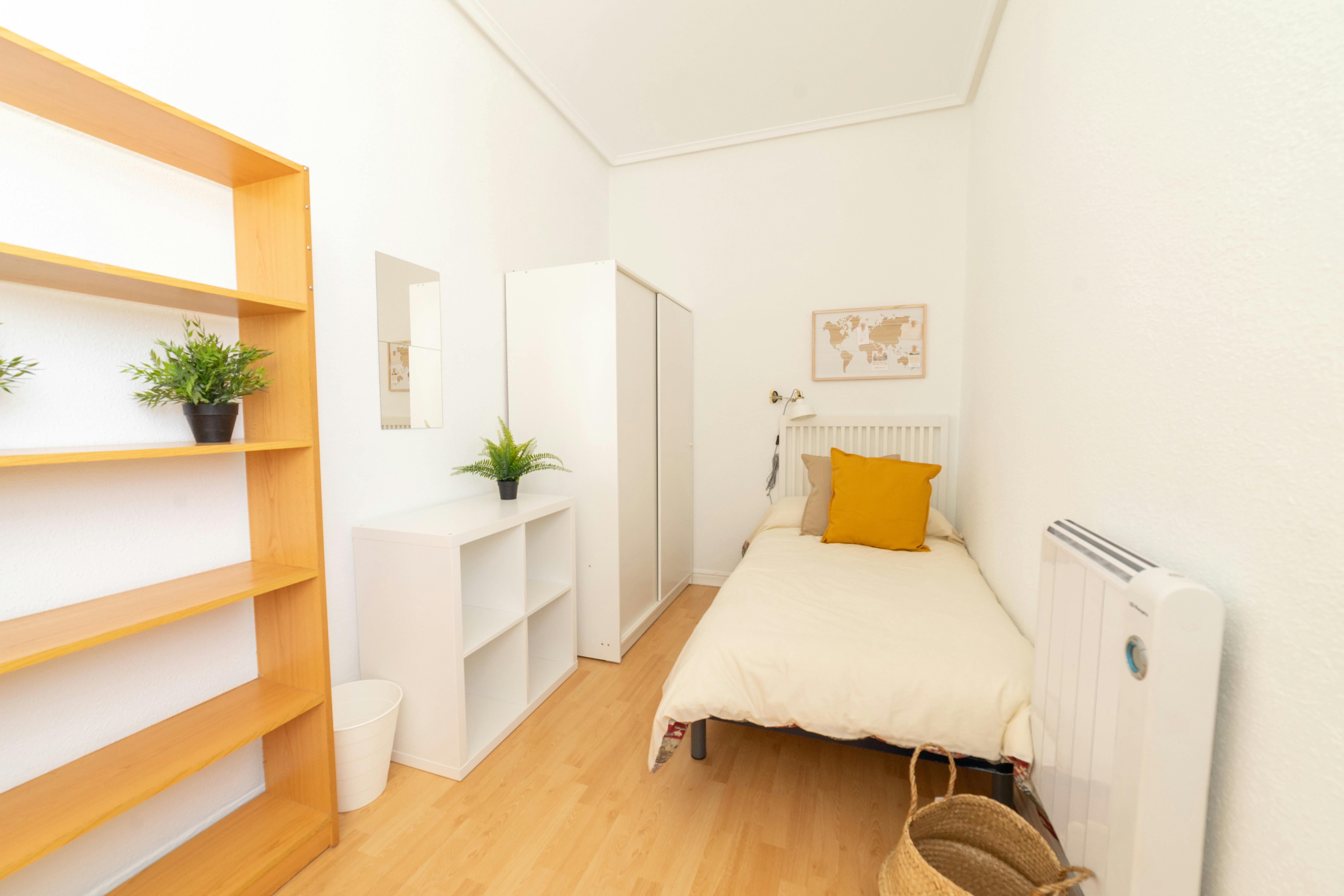 Privat rum att hyra för 410 € i månaden i Bilbao, Deustuibarra