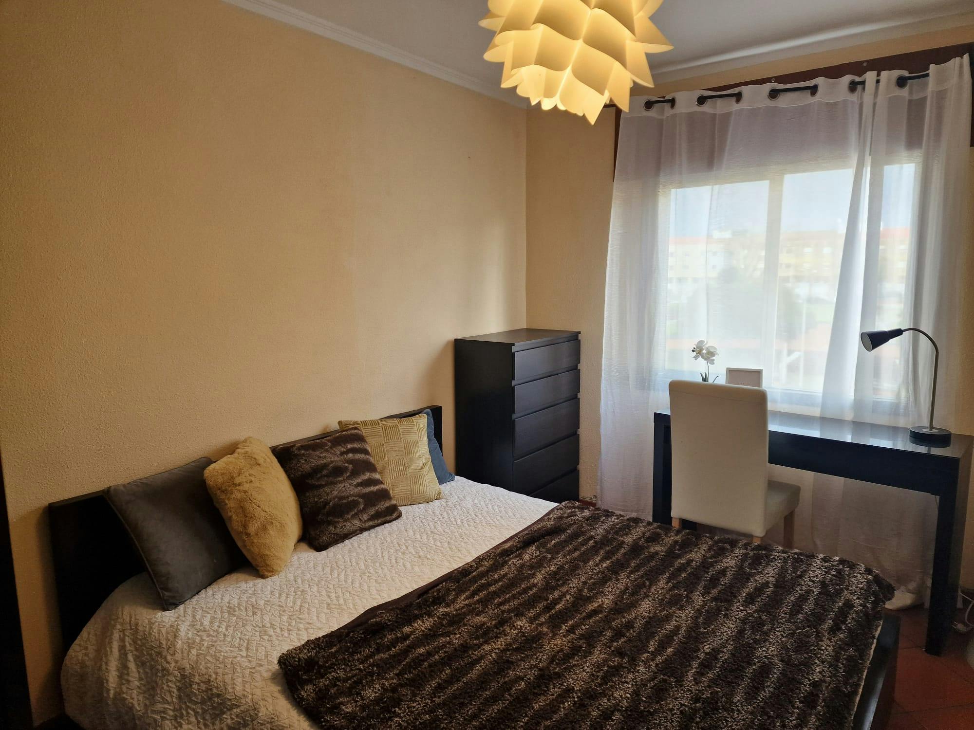 Cameră privată de închiriat pentru 475 EUR pe lună în Aveiro, Rua de Espinho