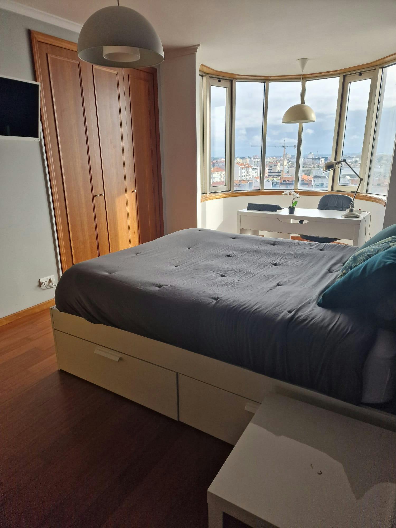 Cameră privată de închiriat pentru 525 EUR pe lună în Aveiro, Avenida dos Congressos da Oposição Democrática