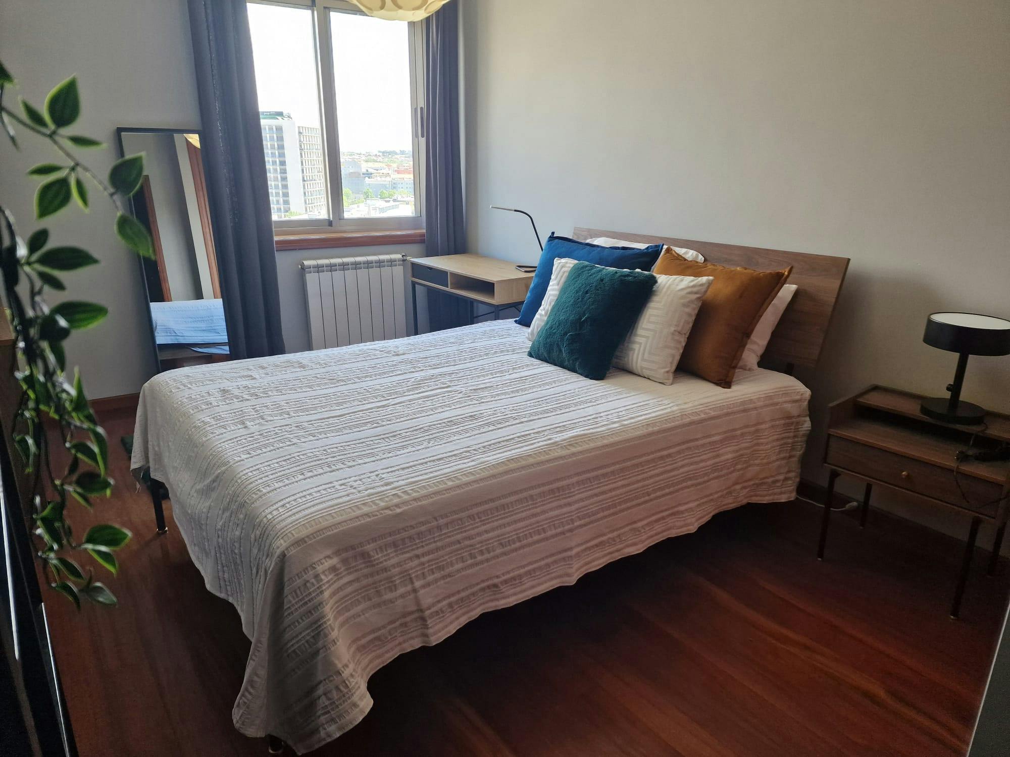 Cameră privată de închiriat pentru 525 EUR pe lună în Aveiro, Avenida dos Congressos da Oposição Democrática