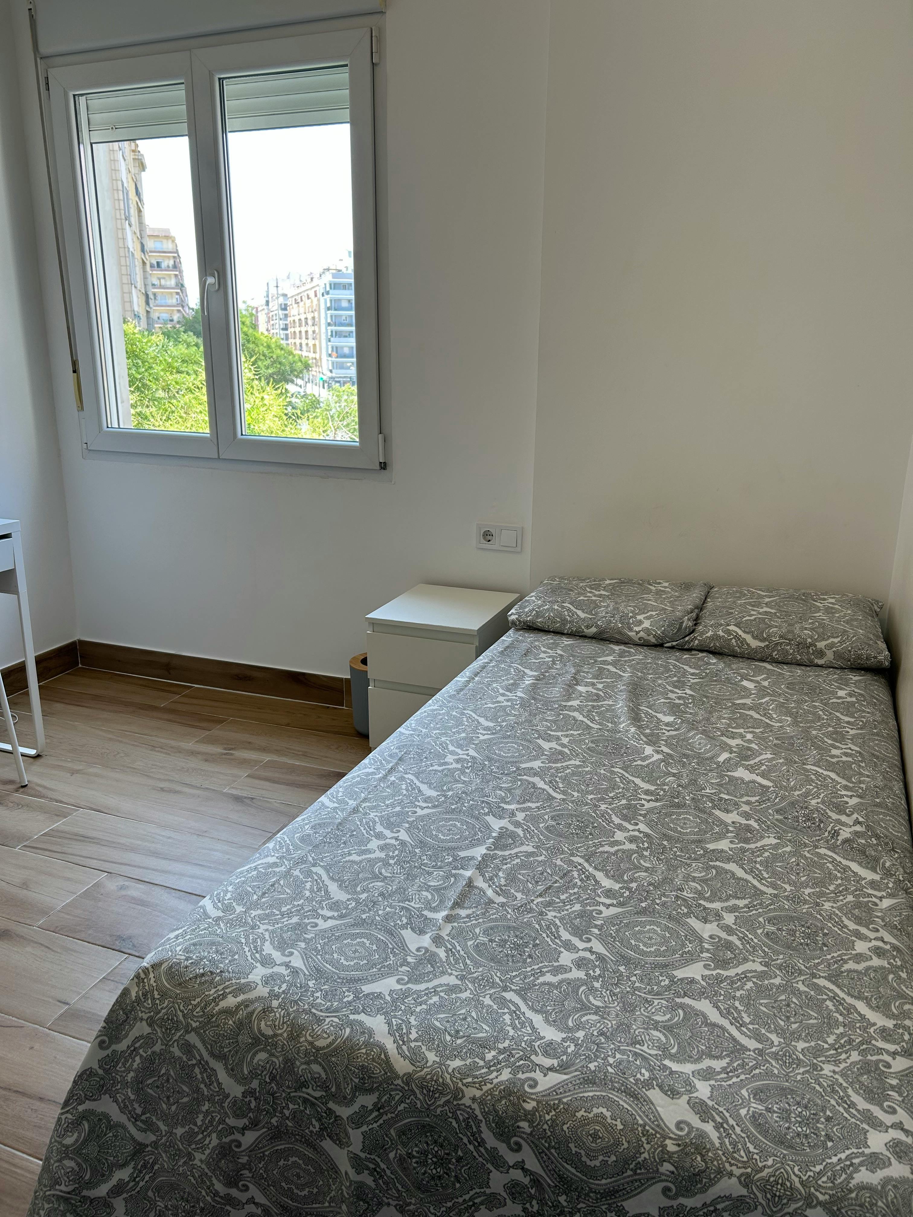 Private room in Carrer del Clariano, Valencia (1725439) room image 1