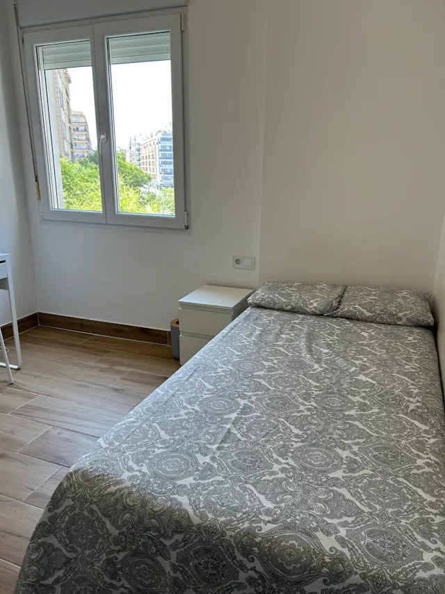 Private room in Carrer del Clariano, Valencia (1725439) room image 1