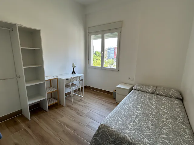 Private room in Carrer del Clariano, Valencia (1725439) room image 2