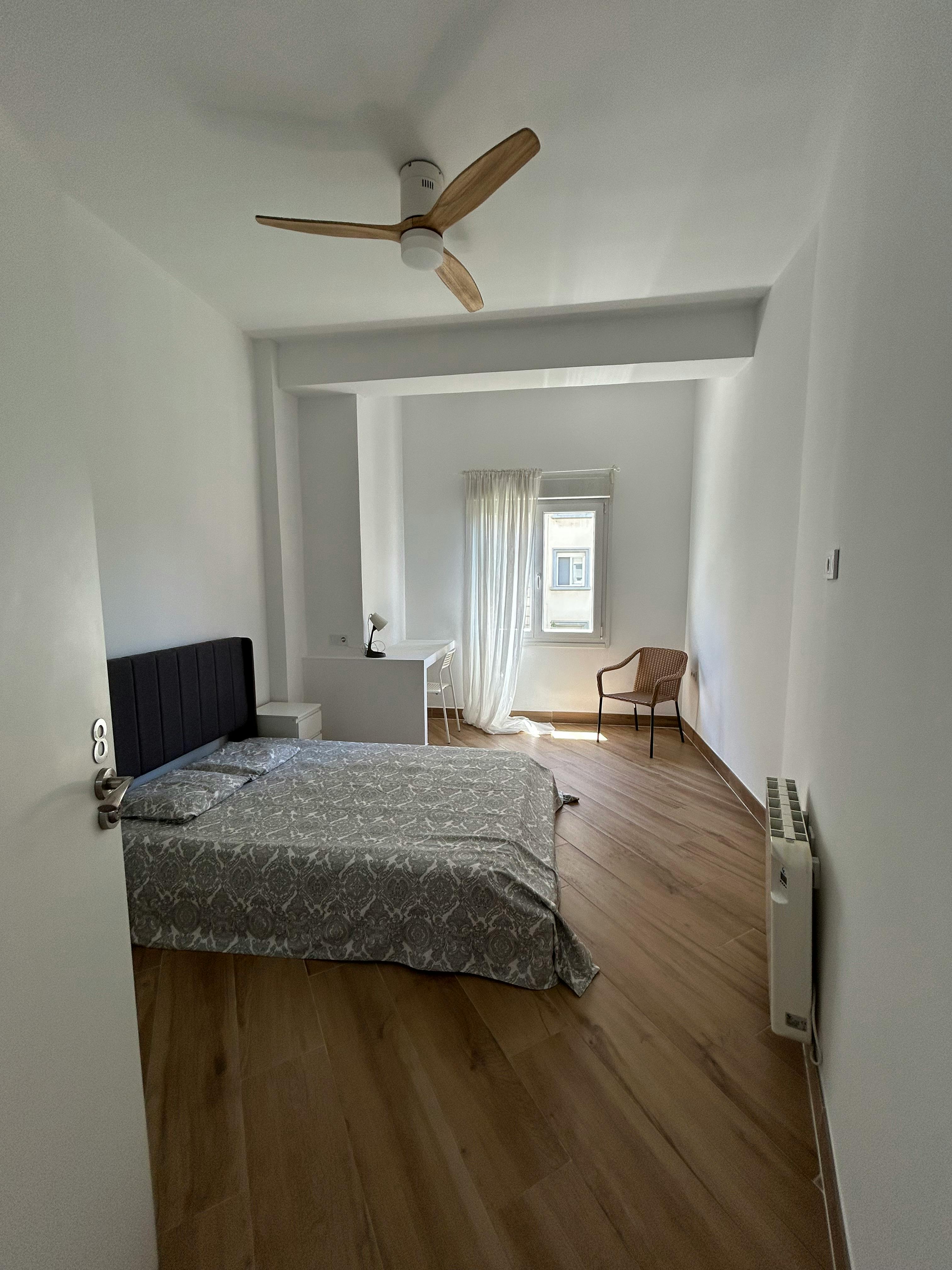 Private room in Carrer del Clariano, Valencia (1725461) room image 2