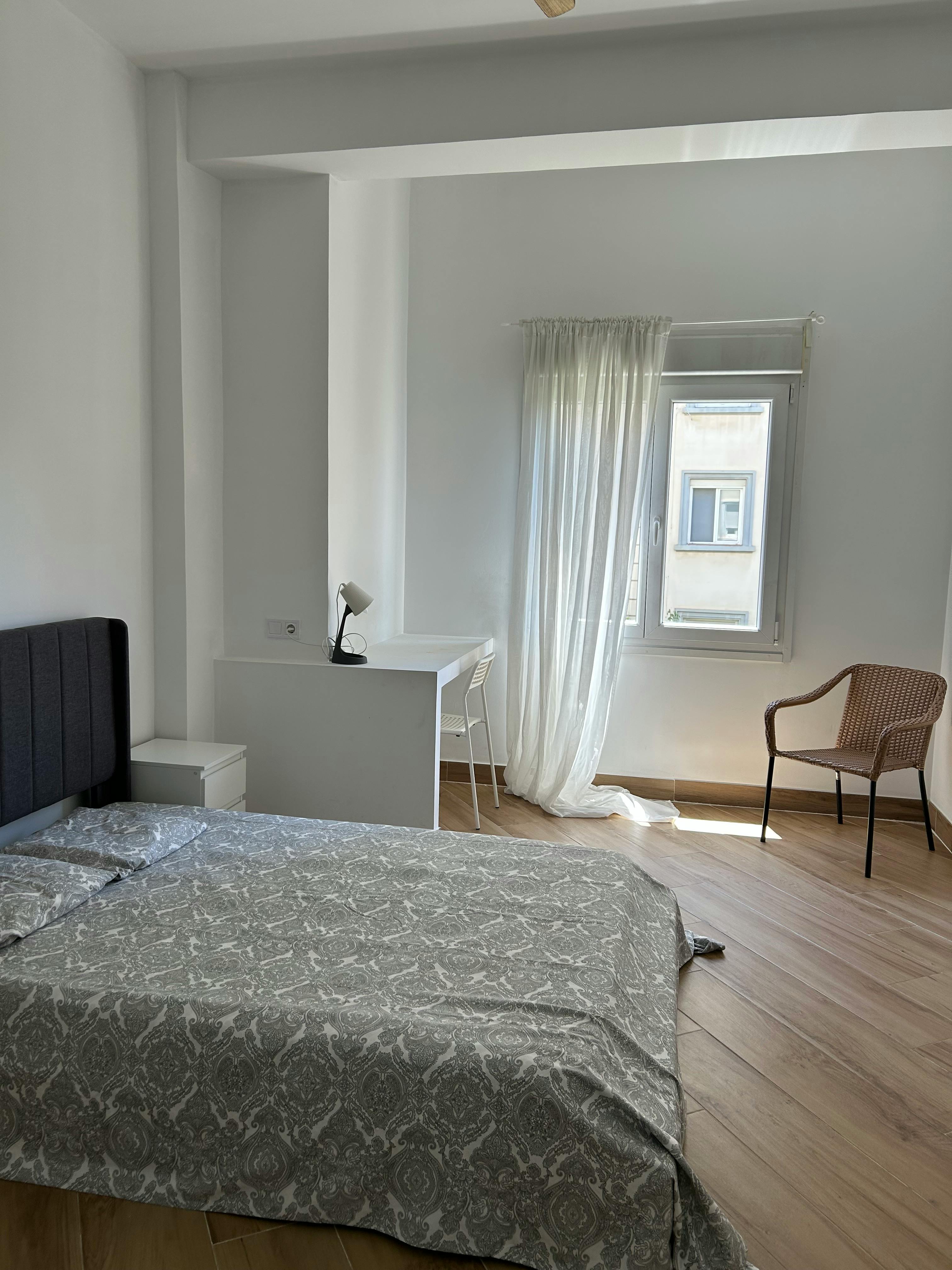 Private room in Carrer del Clariano, Valencia (1725461) room image 1
