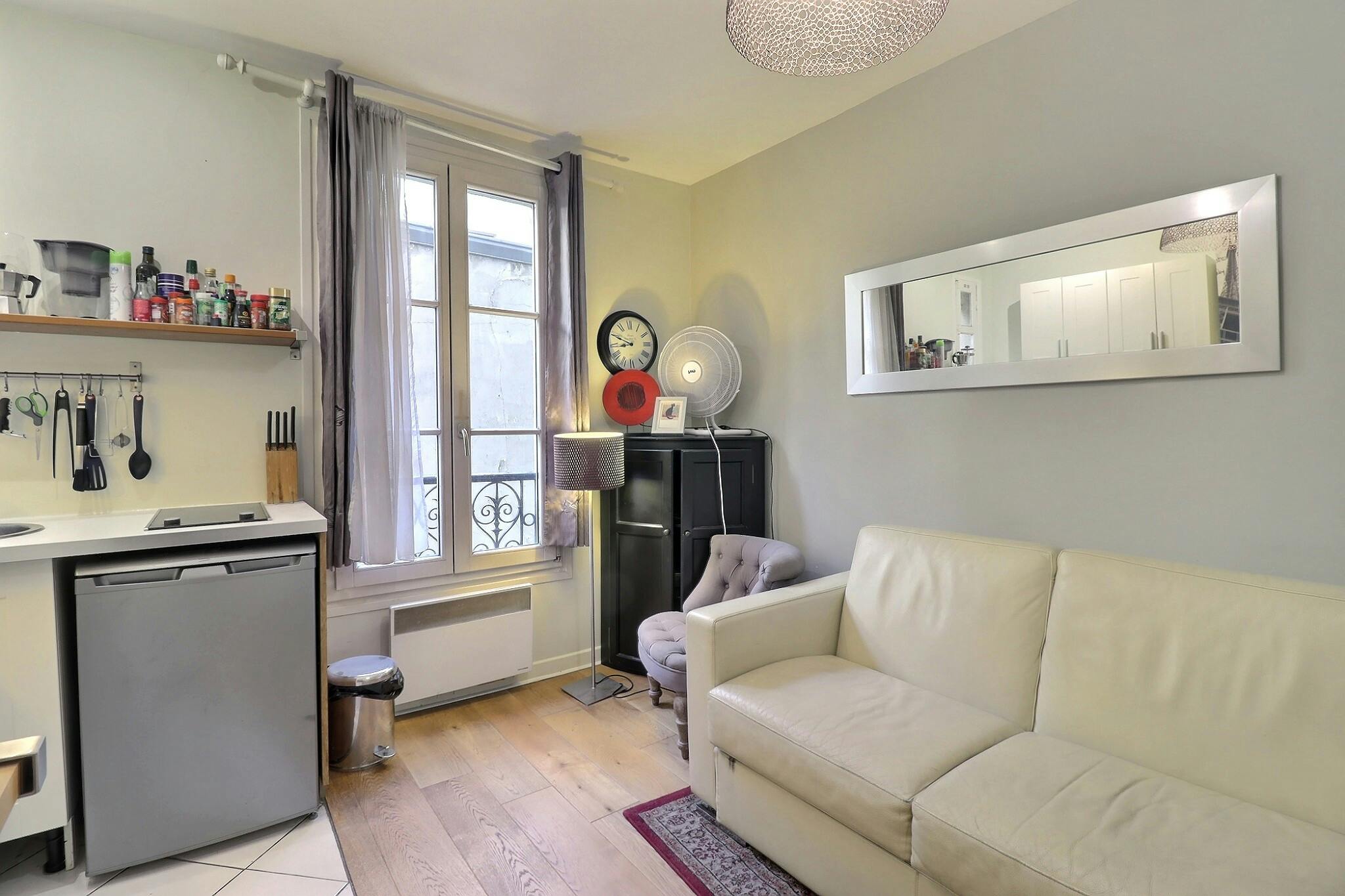 Wohnung zu mieten für 1.484 € pro Monat in Paris, Passage Cottin