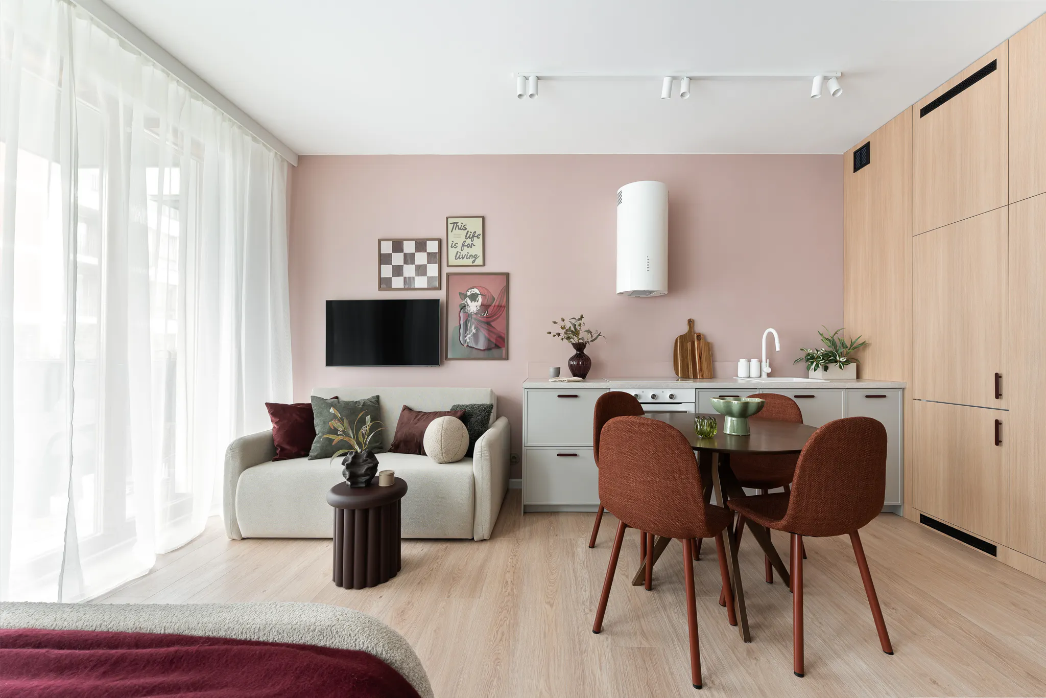 Jerzego Holzera, Warsaw preview