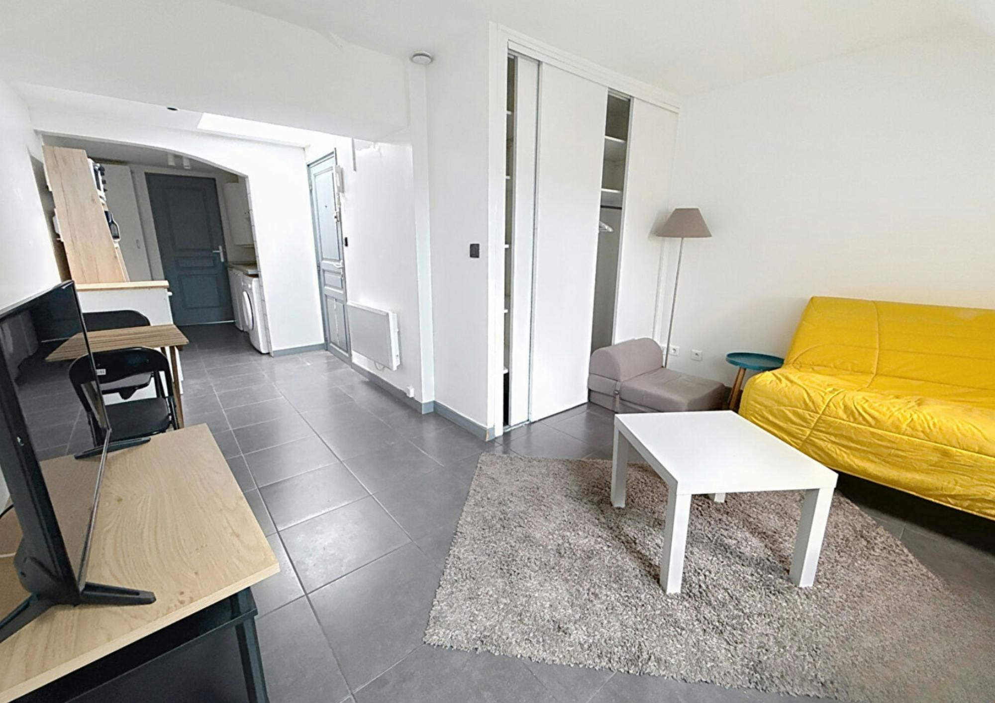 Studio for rent for €550 per month in Dijon, Rue Pasteur