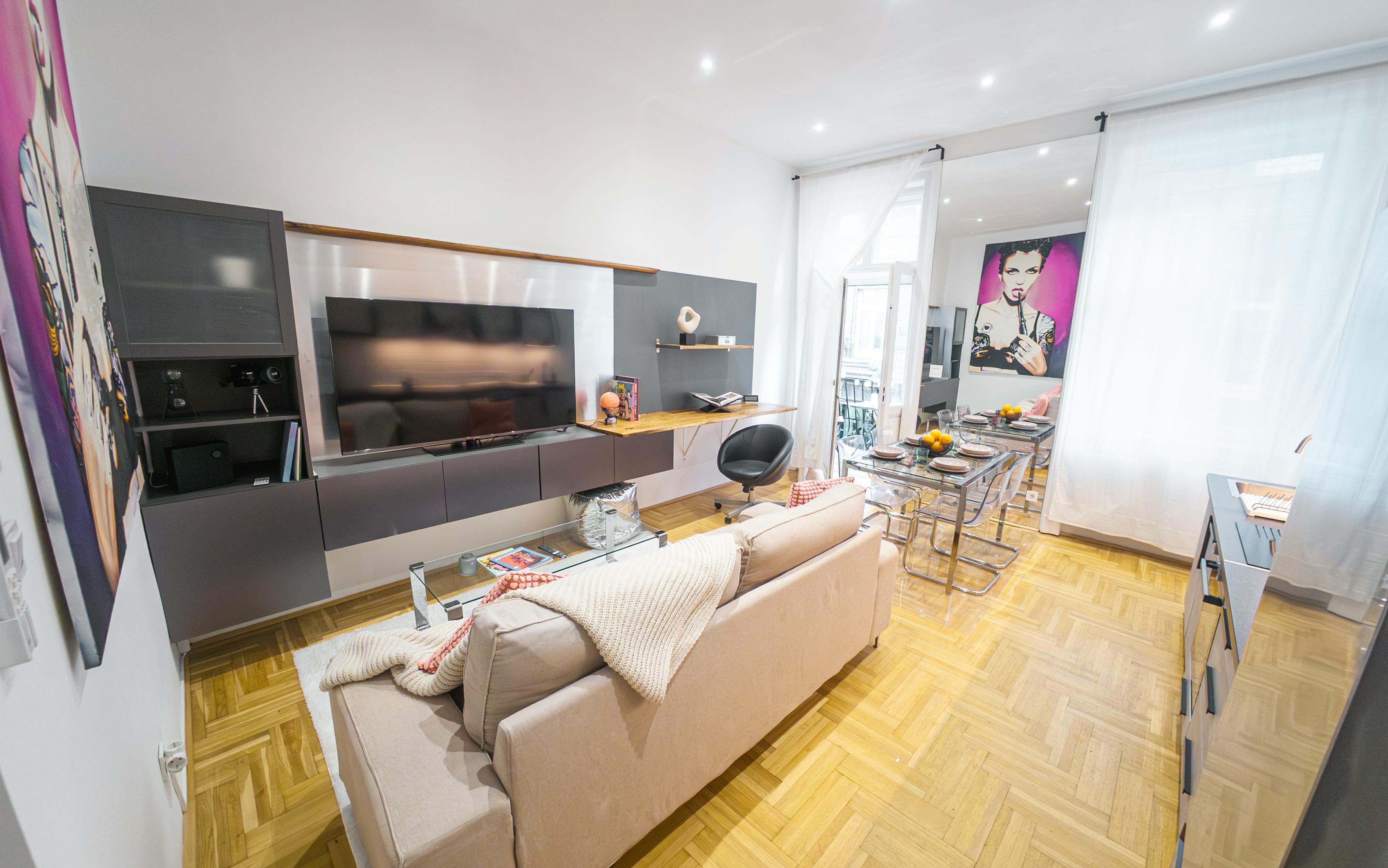 Appartamento in affitto a 359.303 HUF al mese a Budapest, Szövetség utca