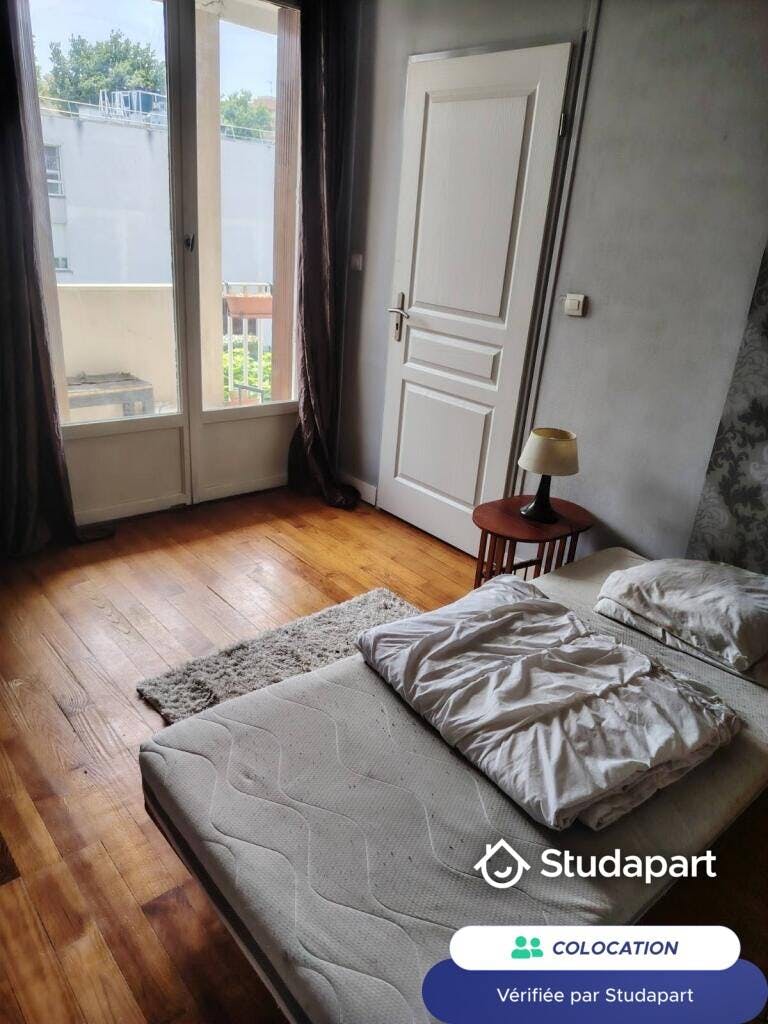 Private room for rent on Rue de Lacanau, Bordeaux