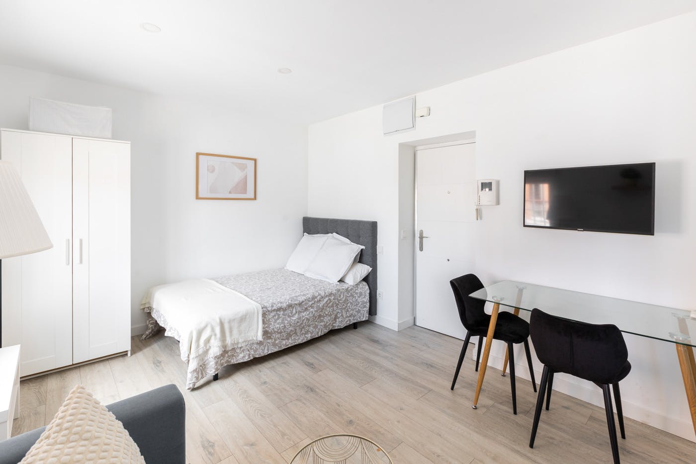 Building in Calle de Clara del Rey, Madrid (1725862) ROOM