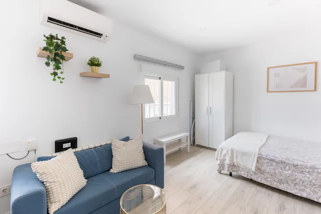Building in Calle de Clara del Rey, Madrid (1725862) room image 2