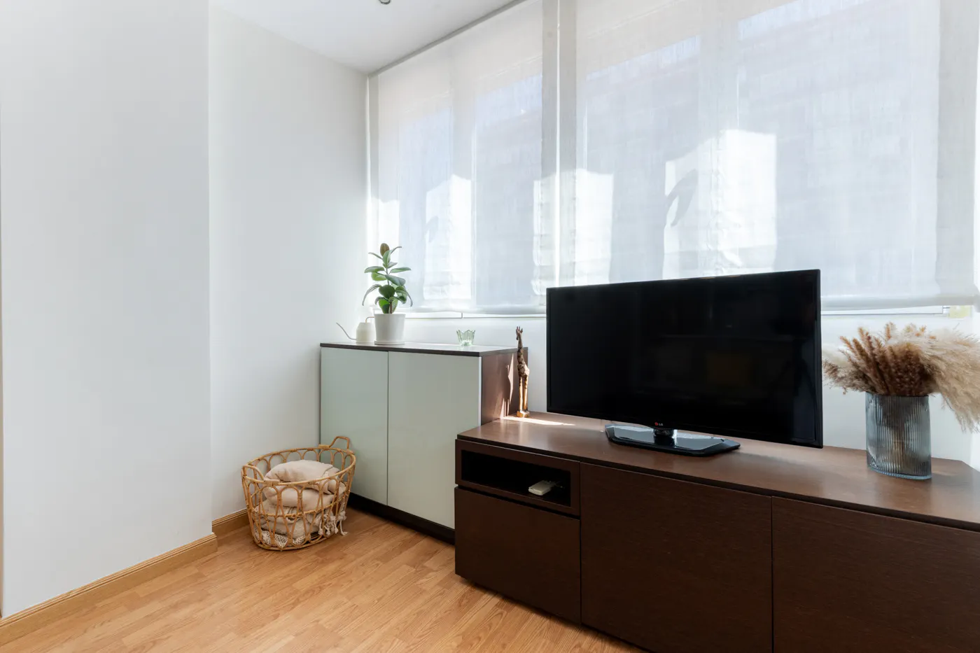 1-Bedroom Apartment in Calle de la Virgen de Lourdes, Madrid (1725874) ROOM 1