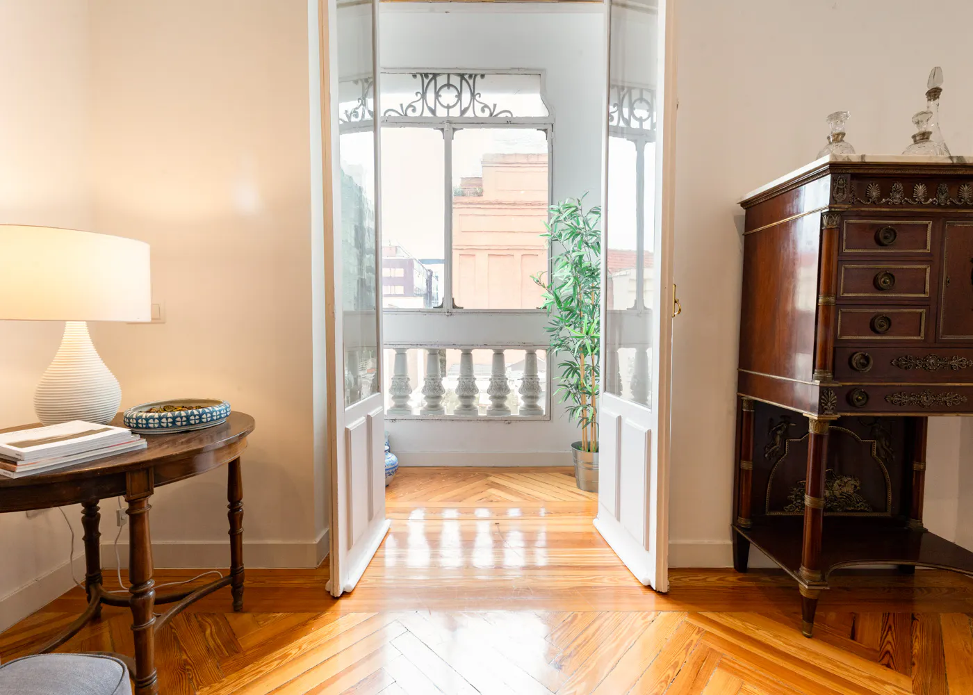 2-Bedroom Apartment in Calle del Marqués de Villamejor, Madrid (1725876) ROOM 2