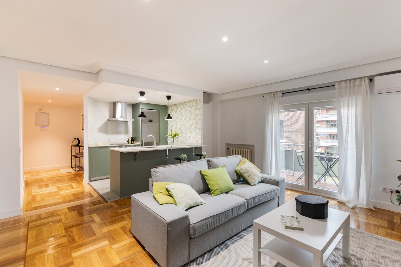 1-Bedroom Apartment in Avenida del Mediterráneo, Madrid (1725885) ROOM