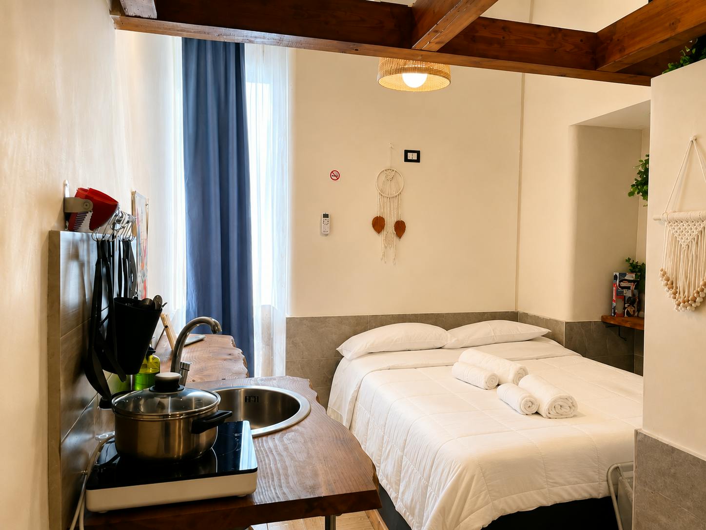Studio à louer pour 570 €/mois à Naples, Piazza Principe Umberto