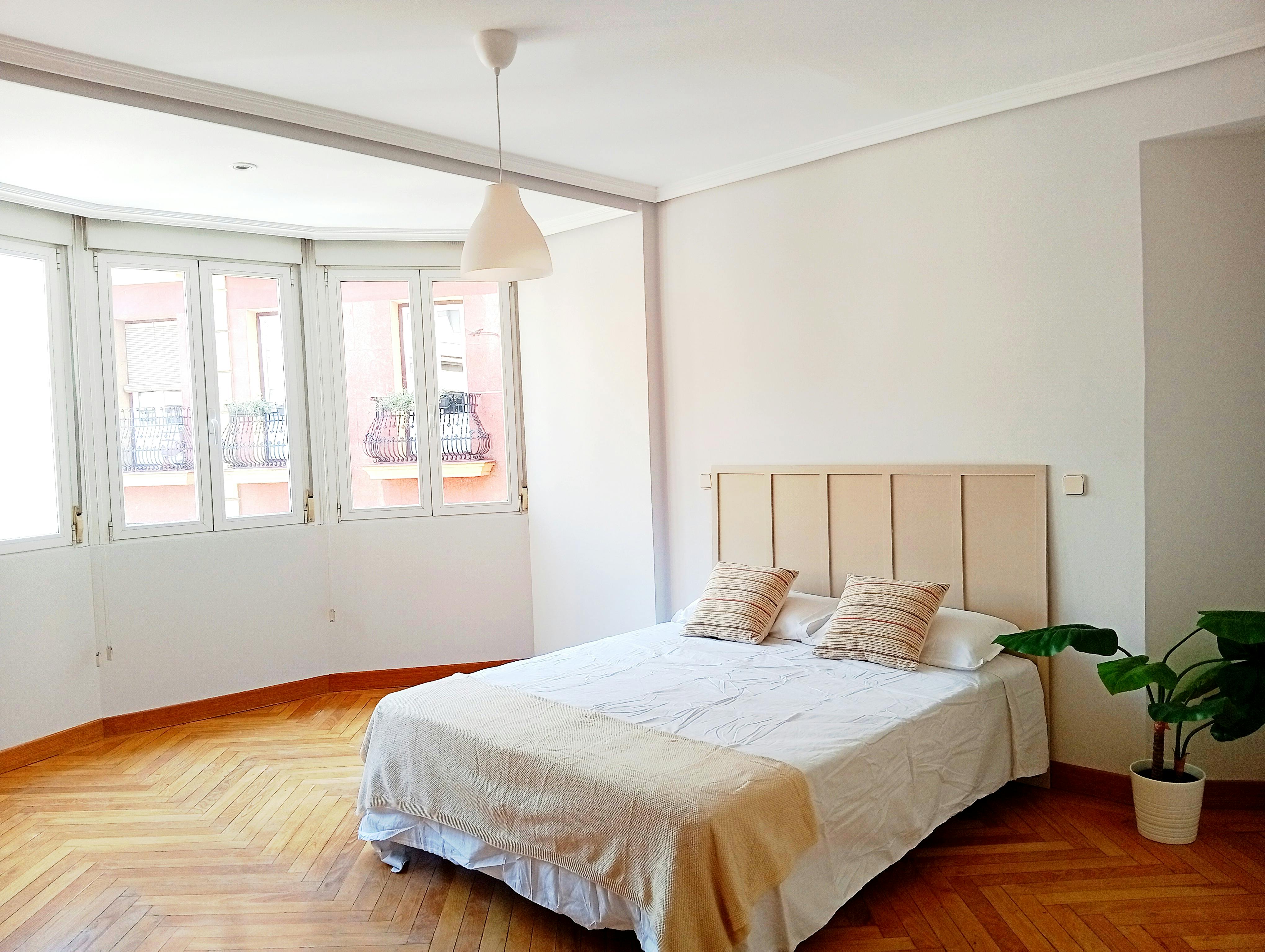 Calle de la Alameda, Madrid preview