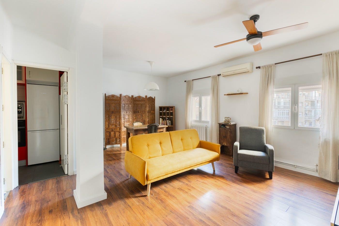 2-Bedroom Apartment in Calle de la Iglesia, Madrid (1726022) ROOM 1