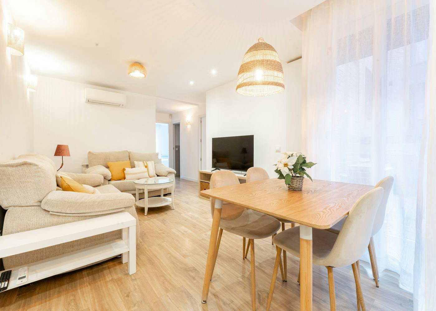 2-Bedroom Apartment in Paseo de las Acacias, Madrid (1726023) ROOM