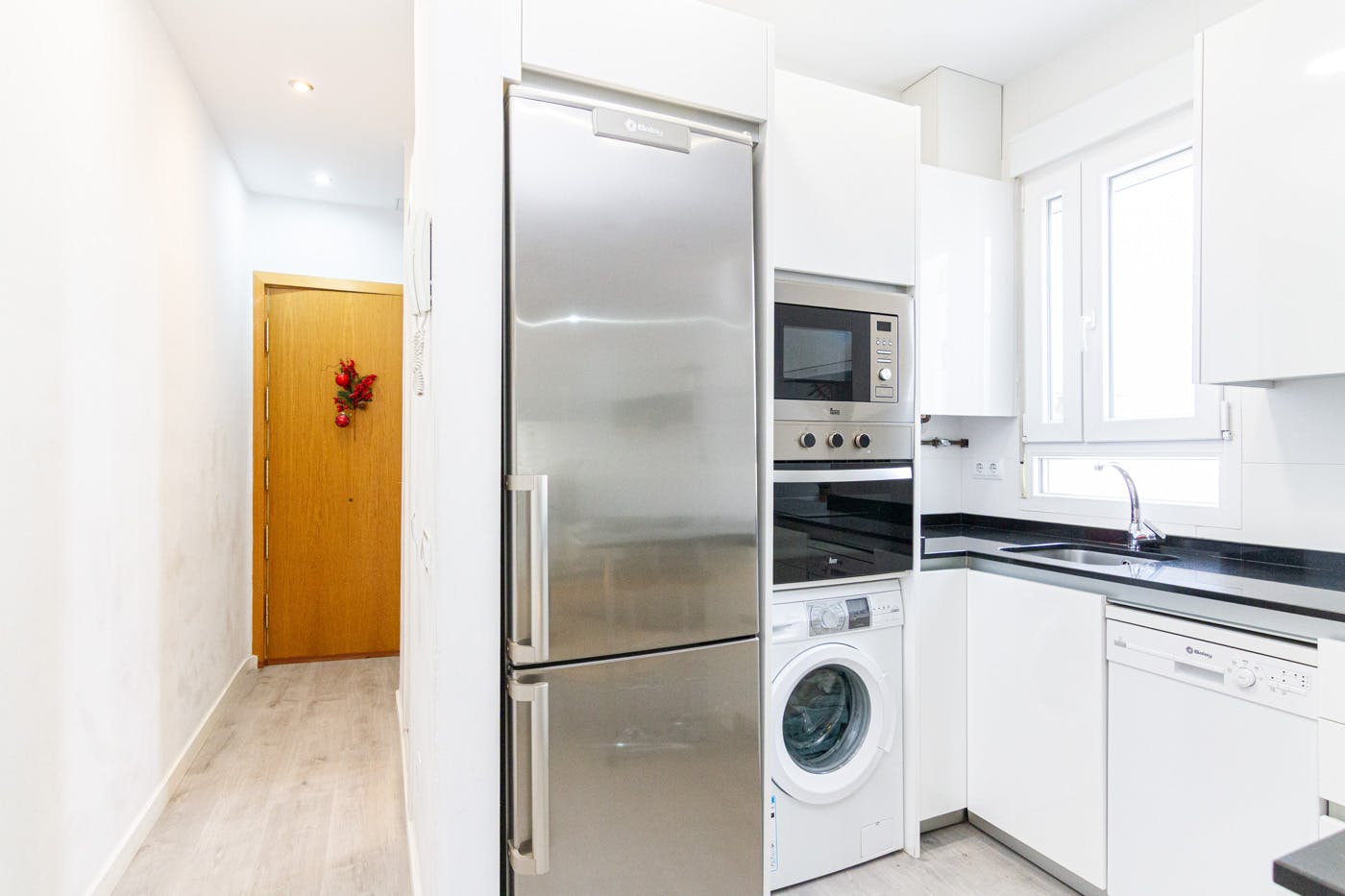 2-Bedroom Apartment in Calle de María de Guzmán, Madrid (1726025) ROOM 2