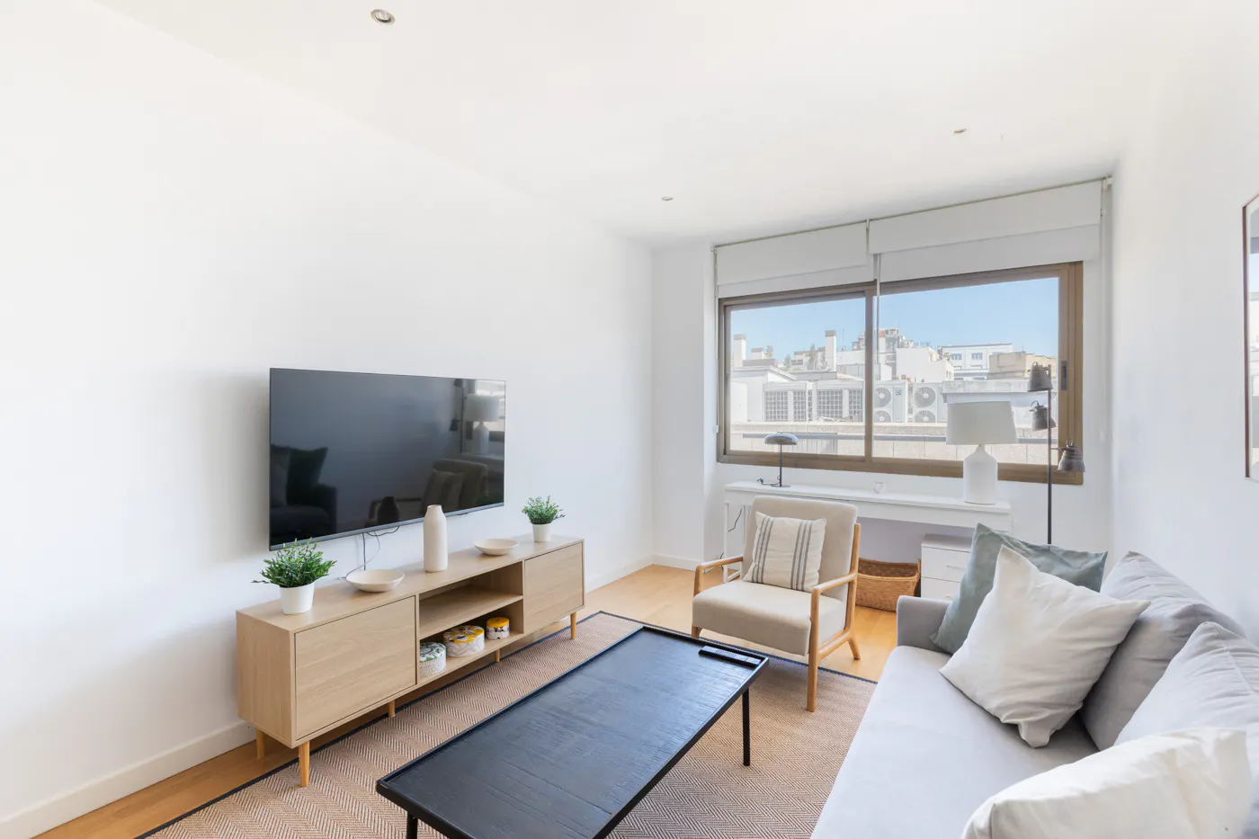 1-Bedroom Apartment in Calle de Villanueva, Madrid (1726030) ROOM 1