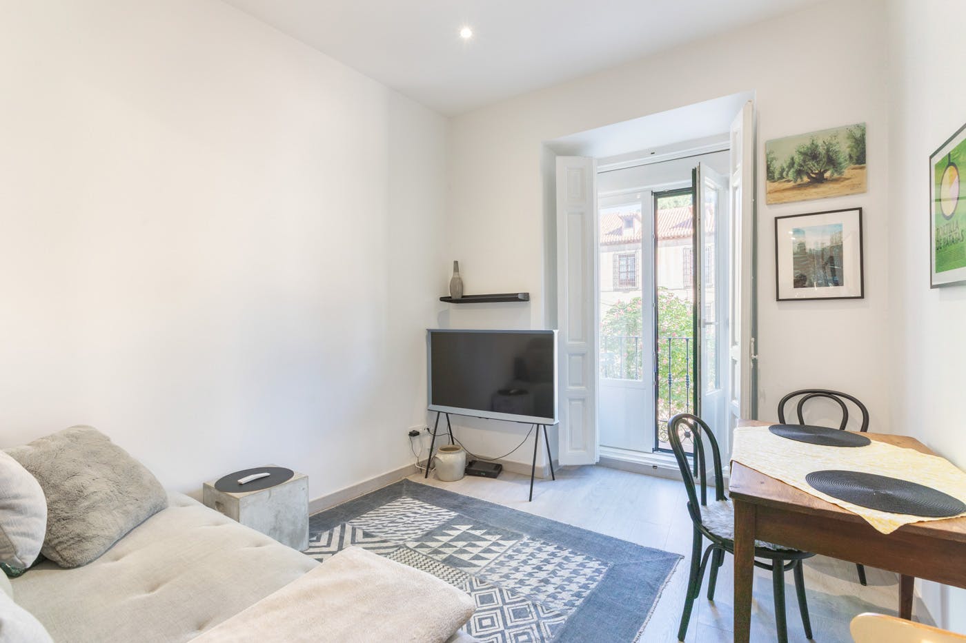 1-Bedroom Apartment in Calle de la Palma, Madrid (1726032) ROOM