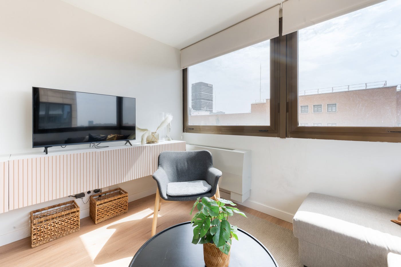 1-Bedroom Apartment in Calle de Agustín de Betancourt, Madrid (1726037) ROOM