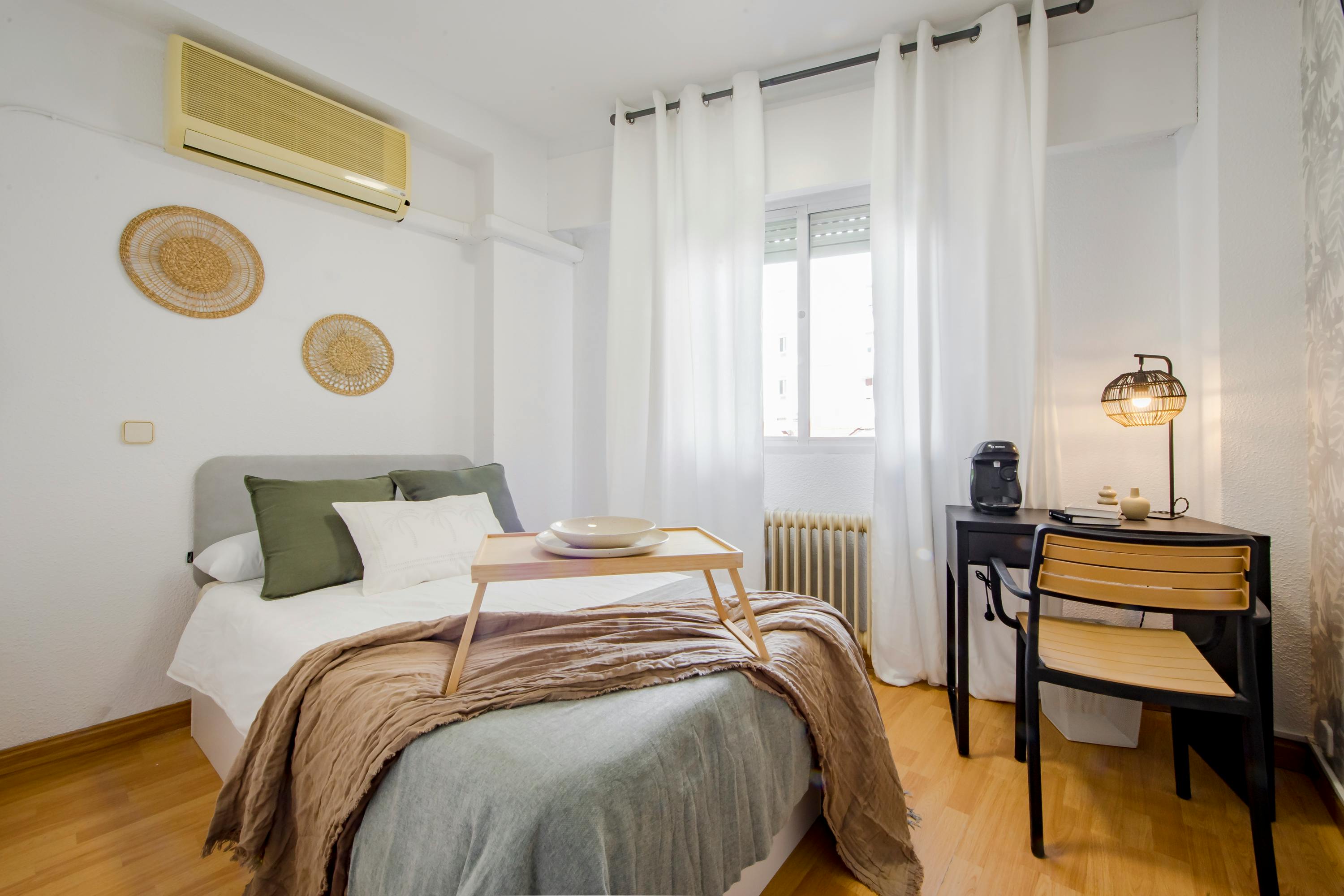 Paseo de los Olmos, Madrid preview