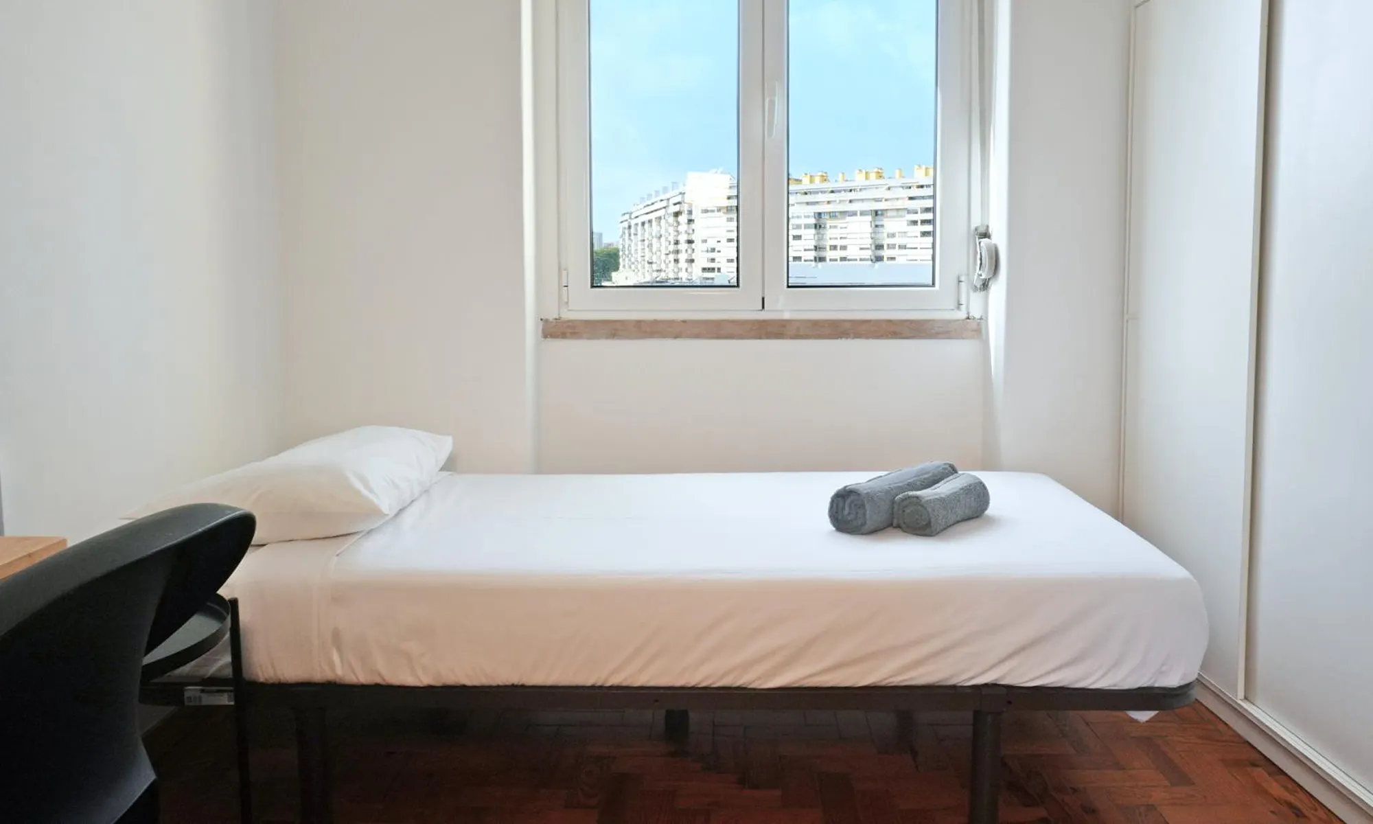 Private room in Alameda das Linhas de Torres, Lisbon (1726099) ROOM 1
