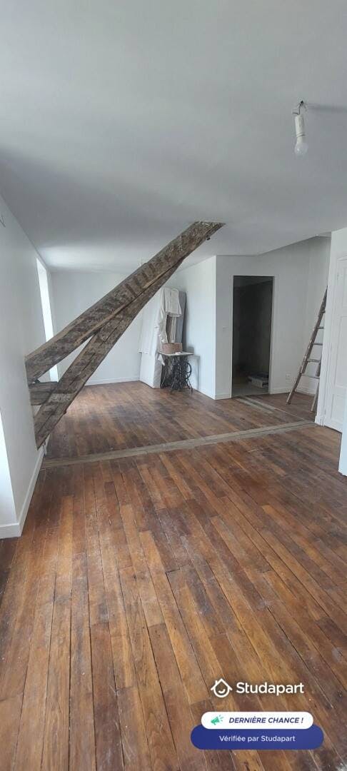 Apartament de închiriat pentru 790 EUR pe lună în Fontainebleau, Rue Royale
