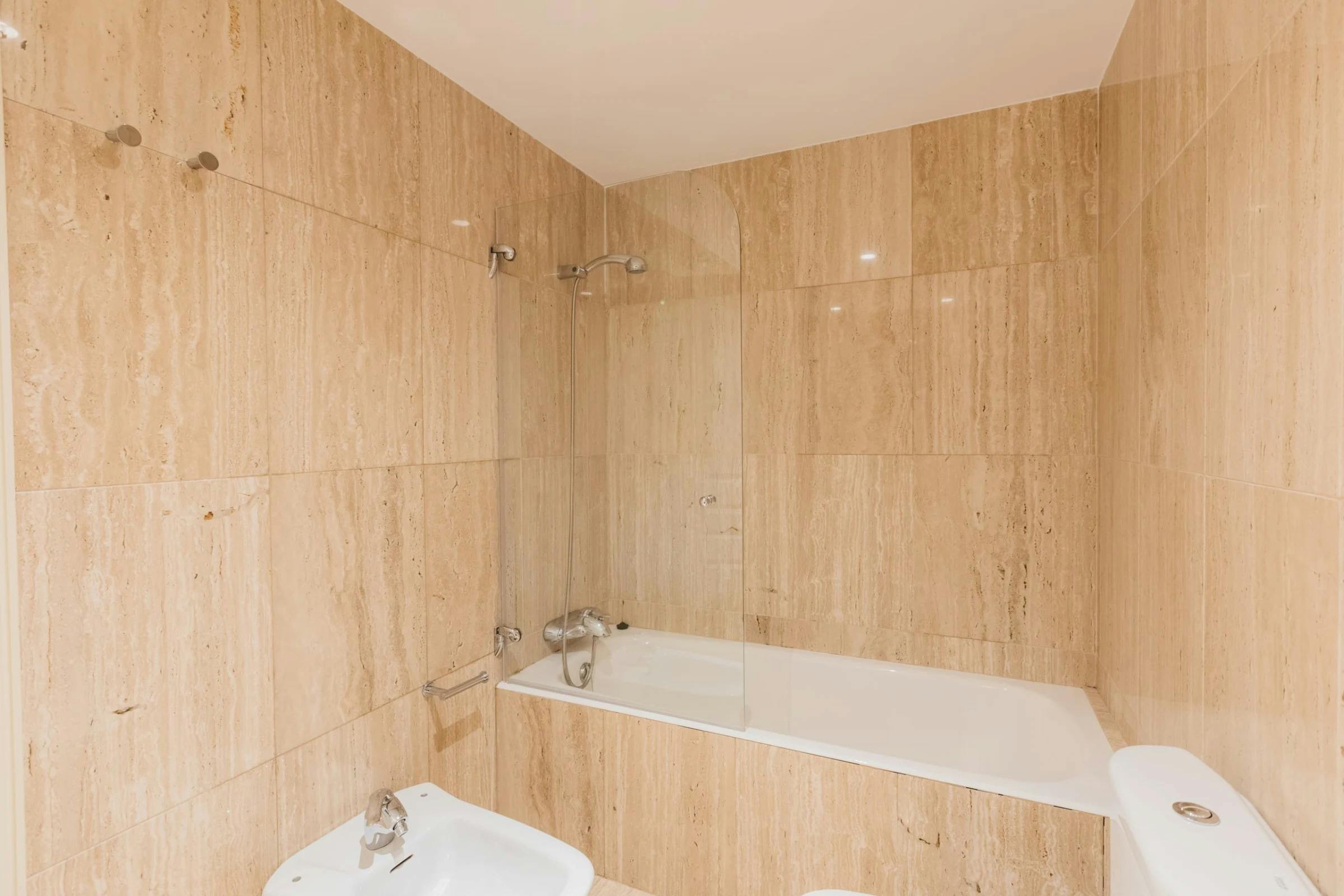 2-Bedroom Apartment in Calle de Juan de Mena, Madrid (1726129) room image 10