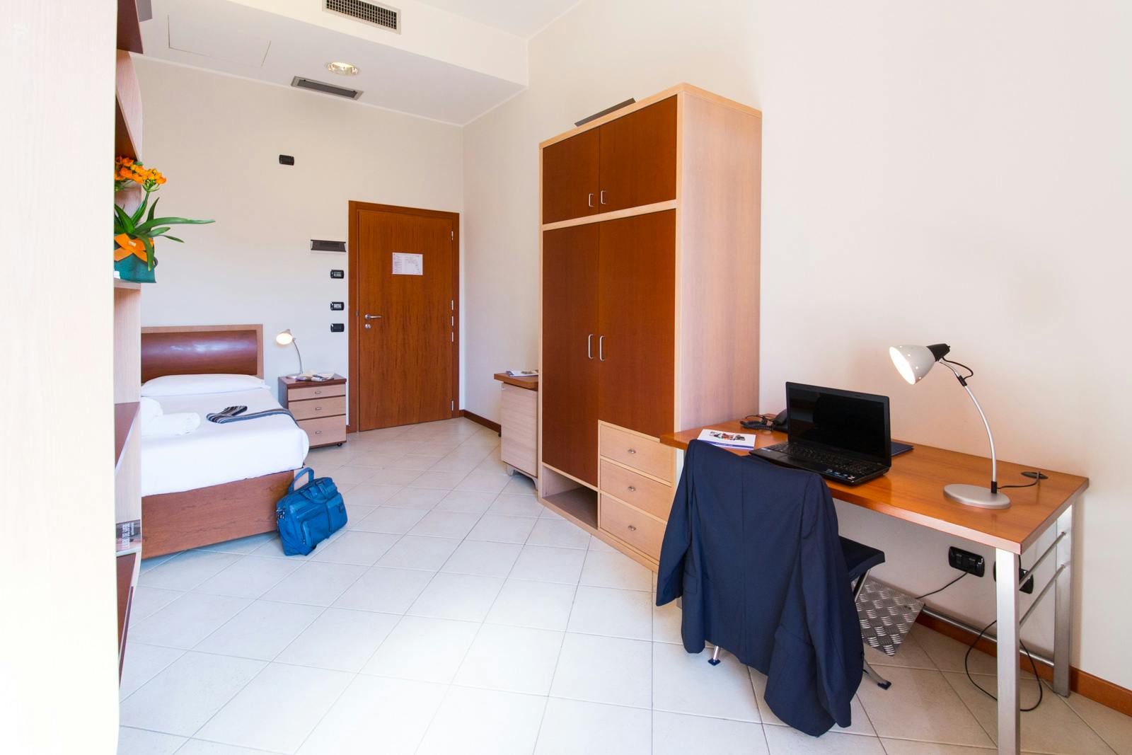 Gedeelde kamer te huur voor € 980 per maand in Catania, Via Monsignor Ventimiglia