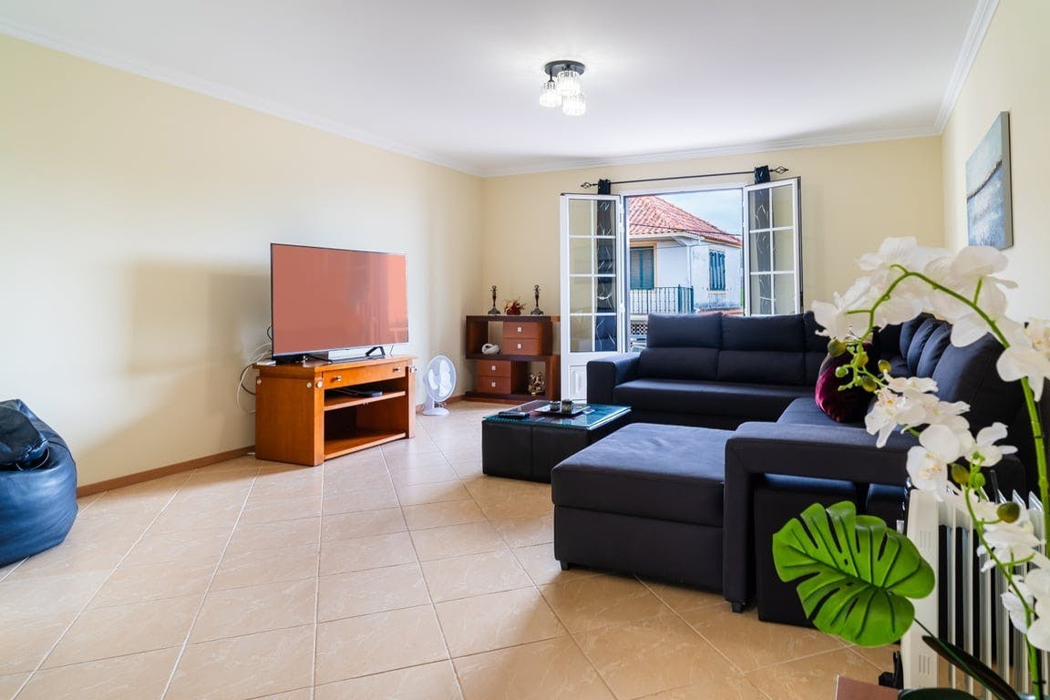 Apartment for rent for €10 per month in Santana, Estrada da Feiteira de Cima
