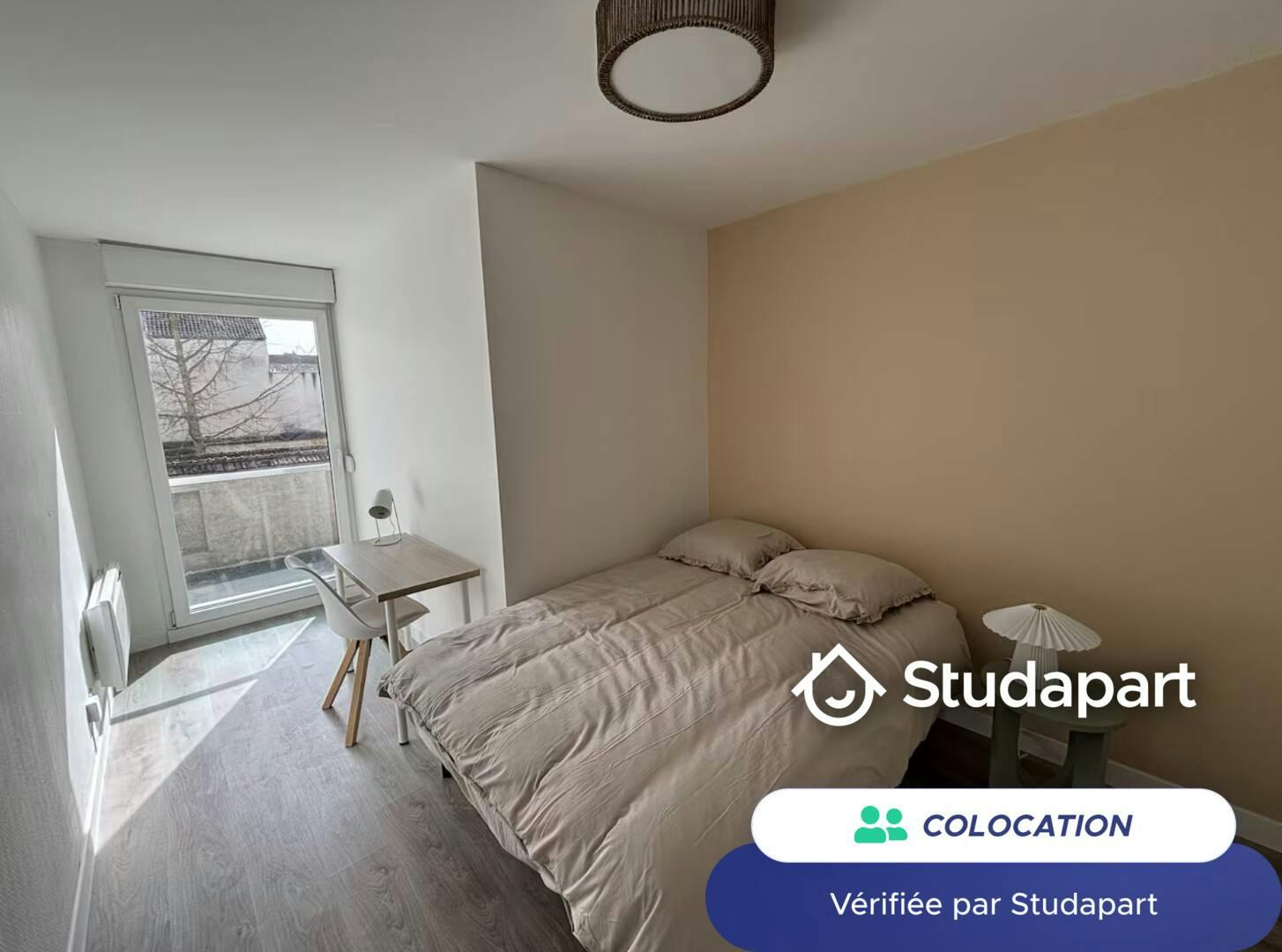 Private room for rent for €420 per month in Reims, Rue des 3 Piliers