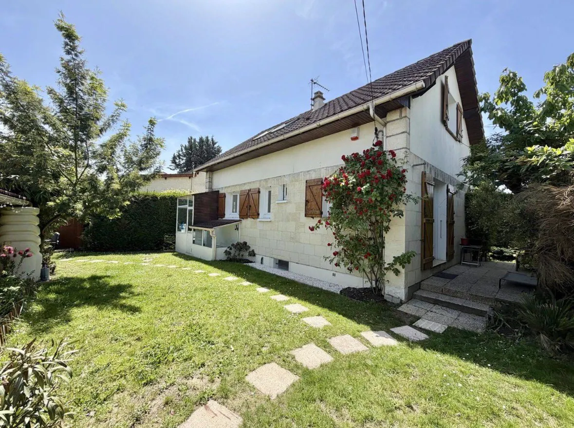 3-Bedroom House in Avenue de Stalingrad, Palaiseau (1726566) ROOM