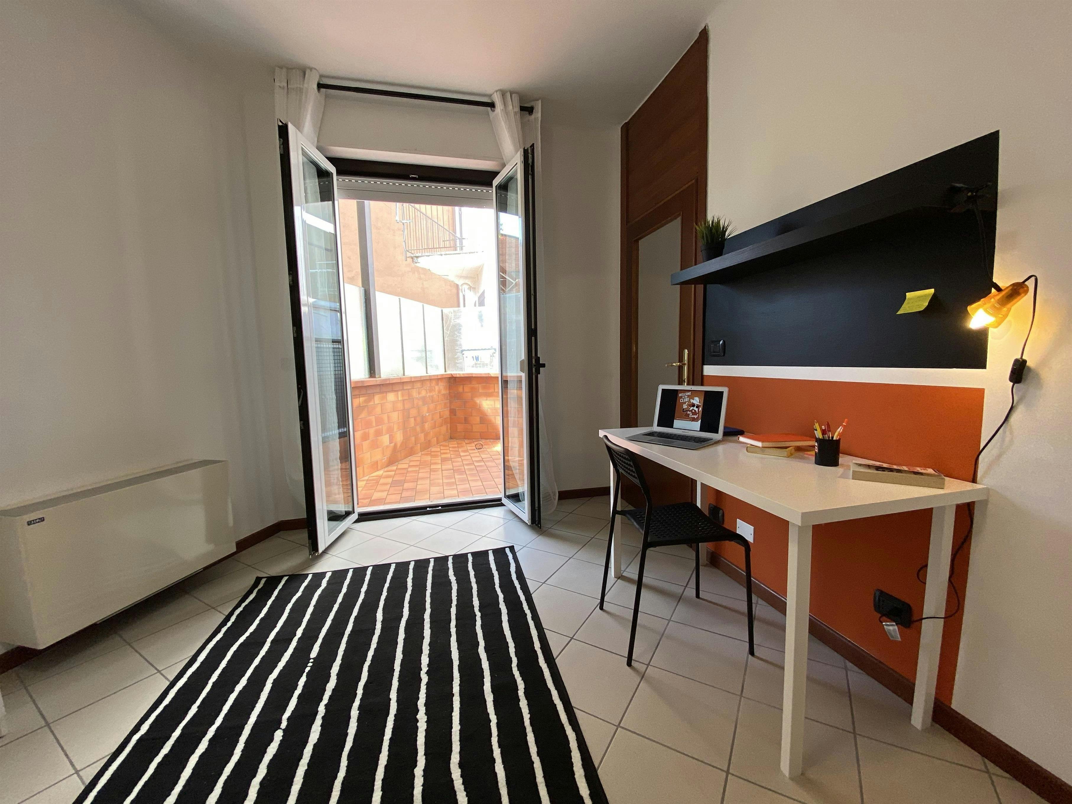 Private room in Via Gerolamo Tartarotti, Rovereto (1726728) room image 2