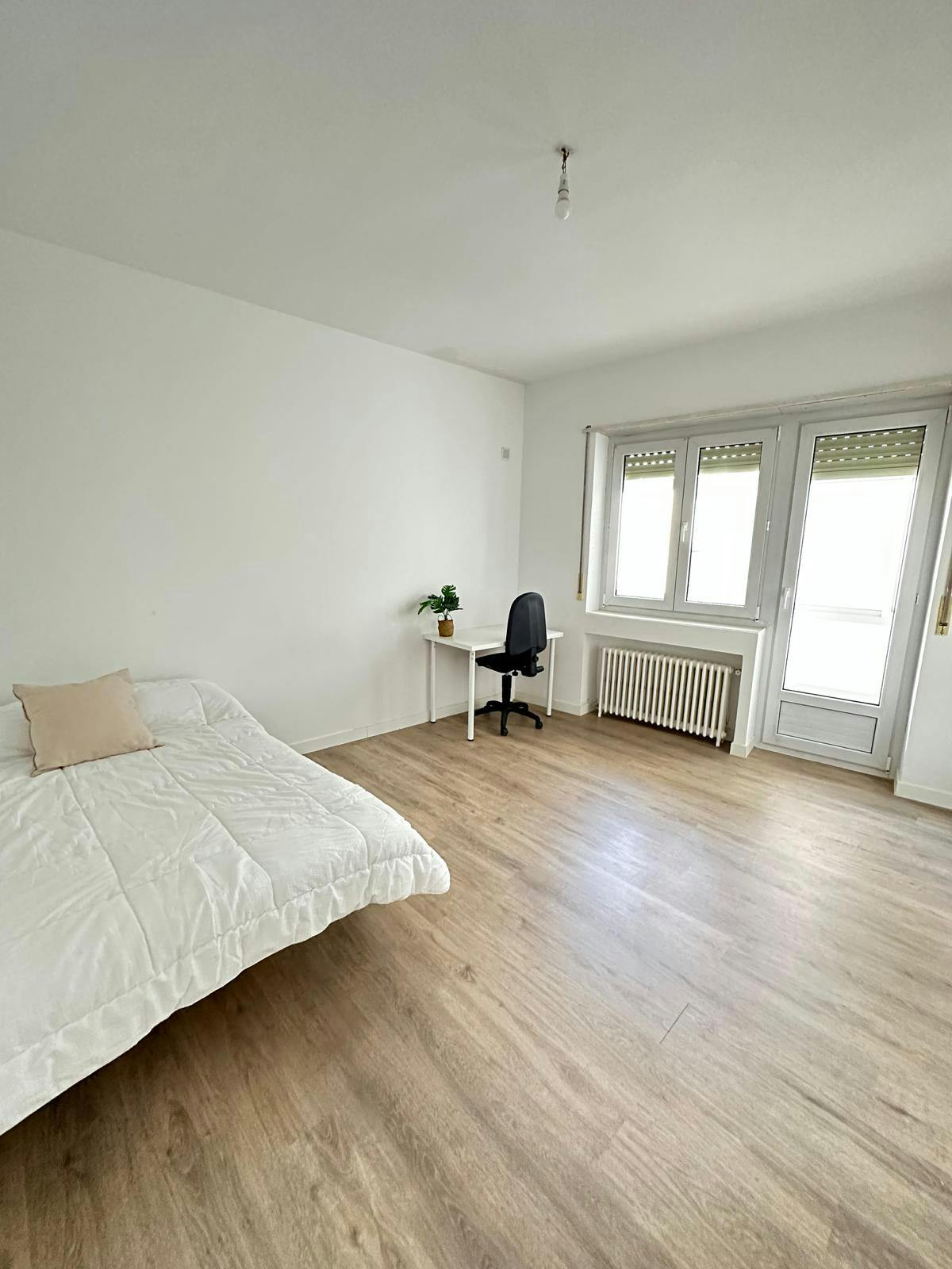 Private room in Calle Concepción, Albacete (1726944) room image 1