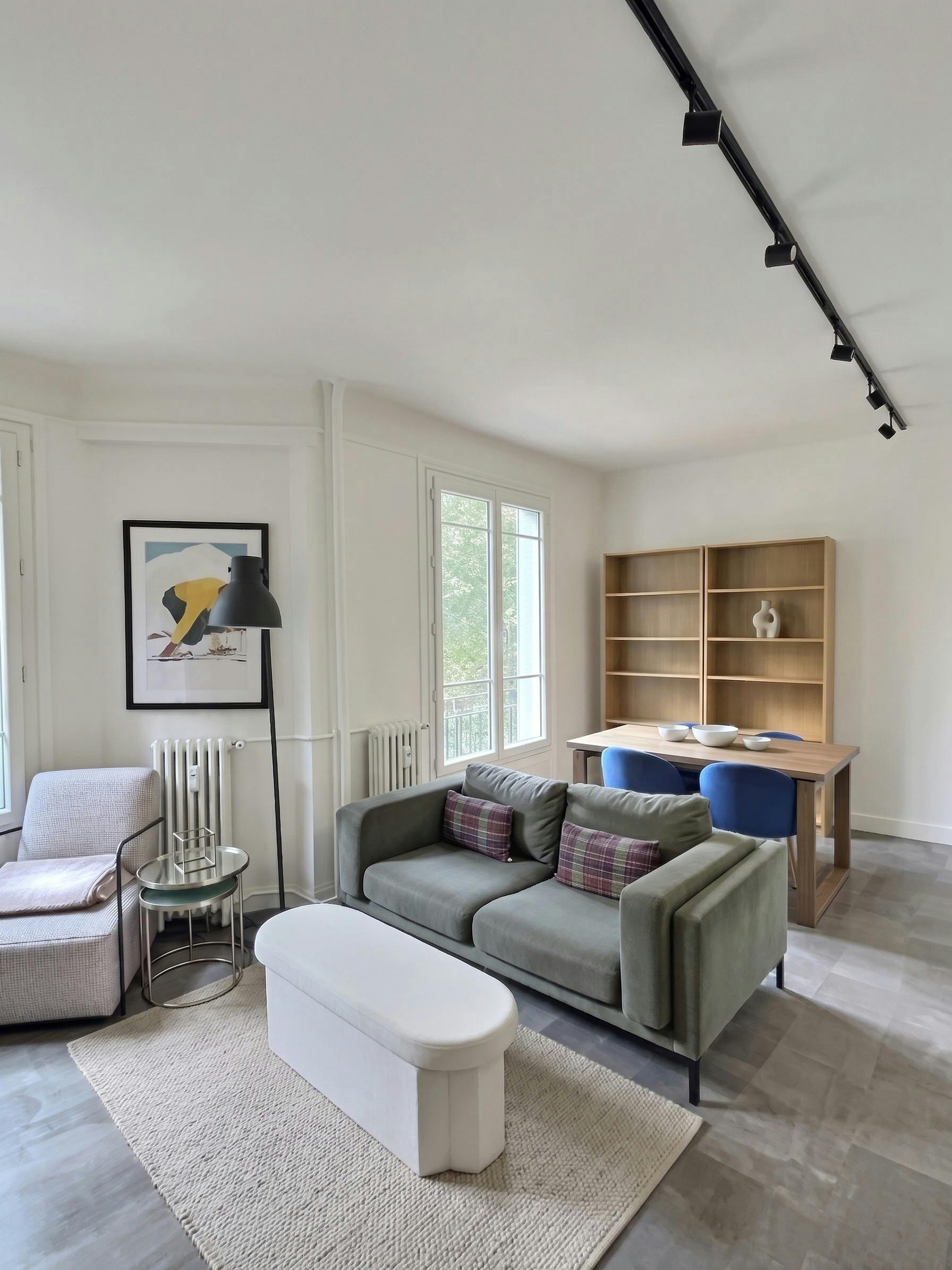 Rue Manin, Paris preview