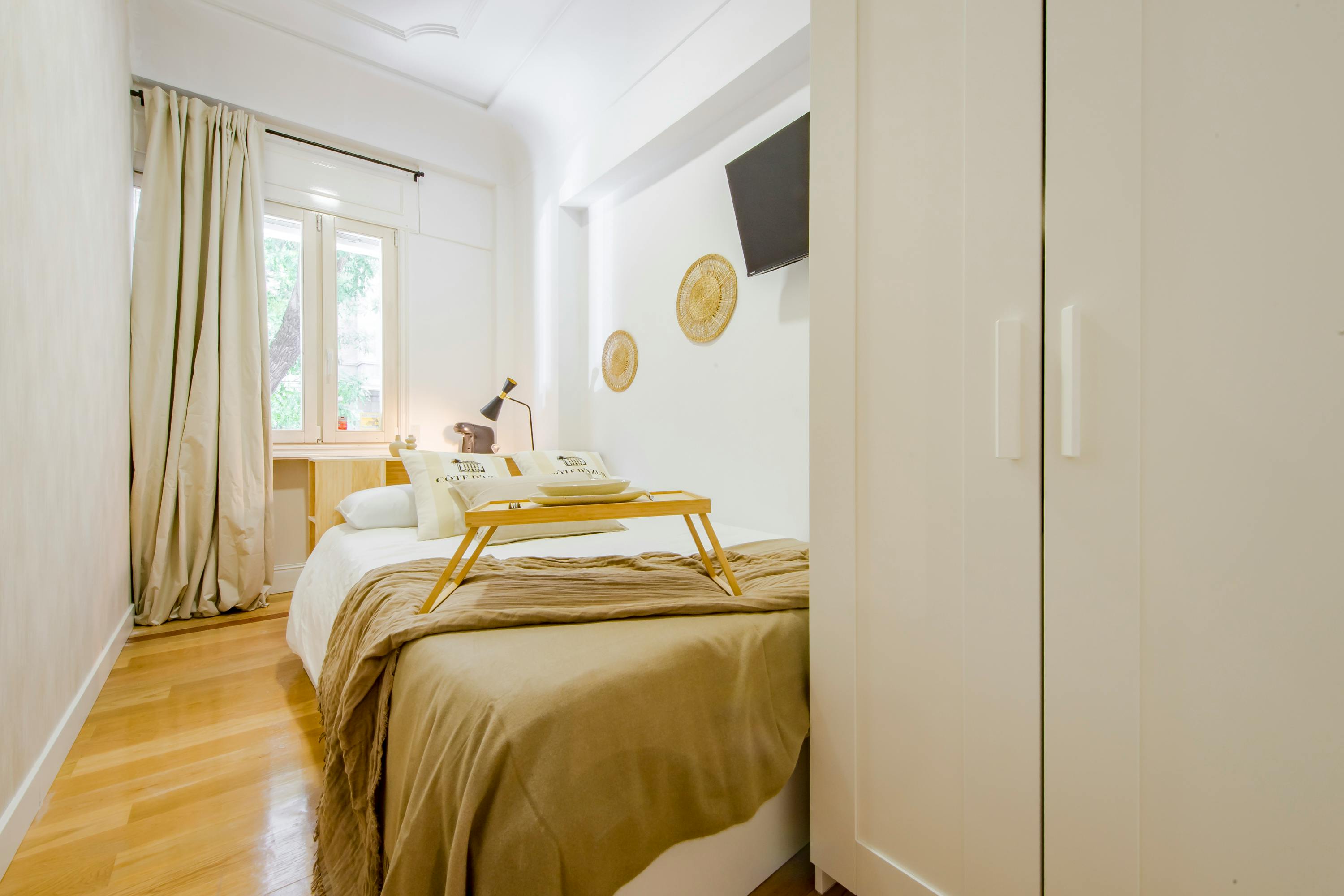 Private room in Calle Quintana, Madrid (1727013) room image 1