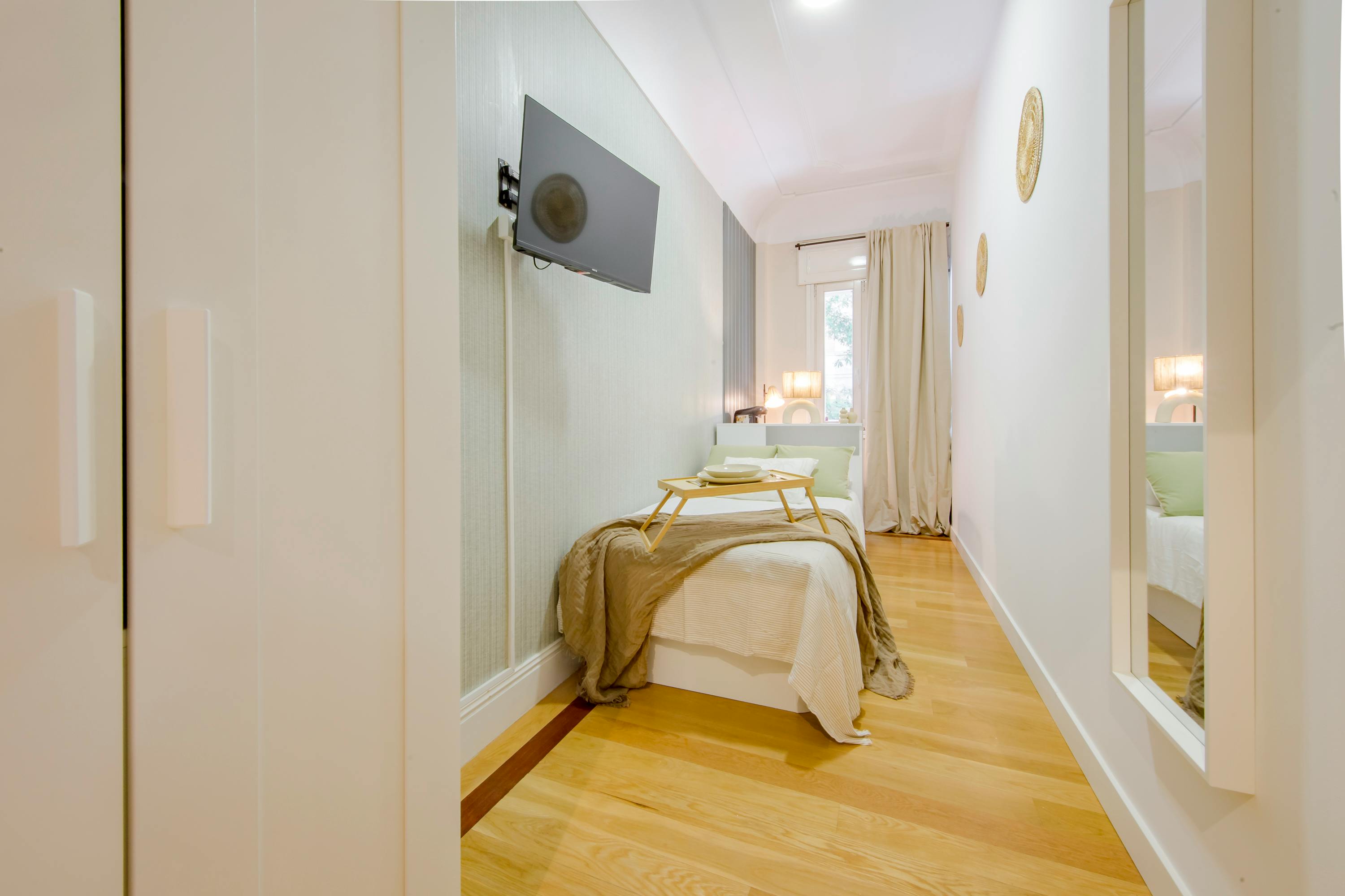 Private room in Calle Quintana, Madrid (1727018) room image 1