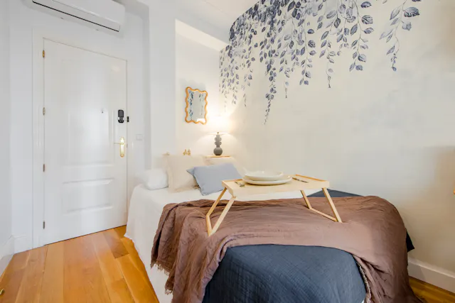 Private room in Calle Quintana, Madrid (1727036) room image 2