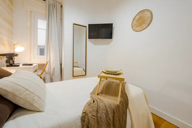 Private room in Calle Quintana, Madrid (1727047) room image 2