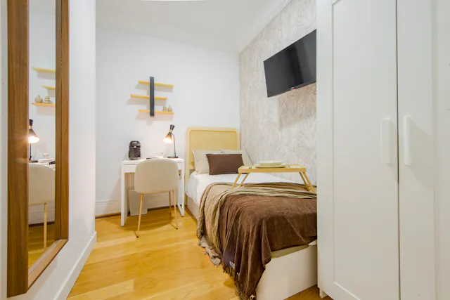 Private room in Calle Quintana, Madrid (1727048) room image 1