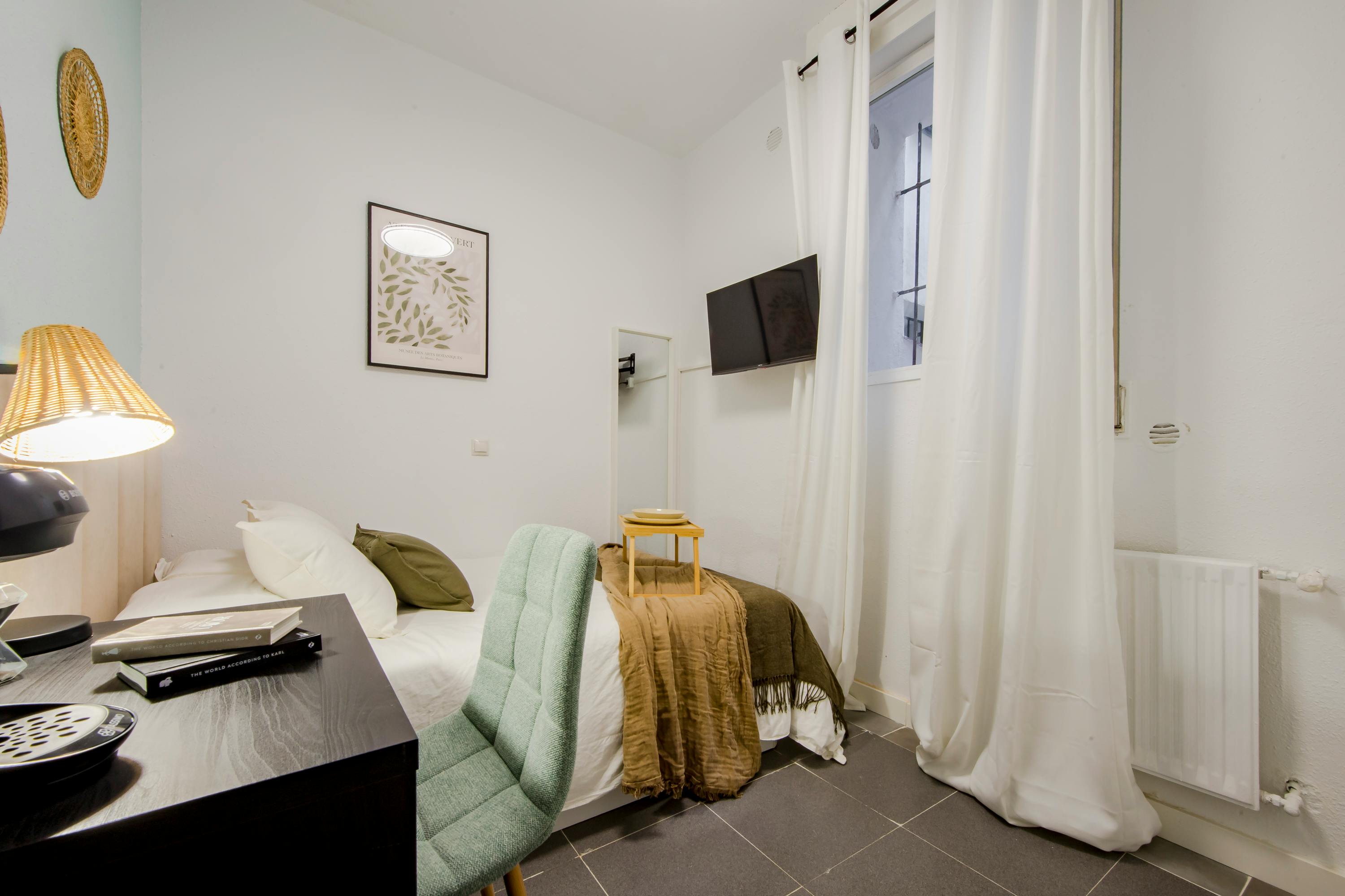 Wohnung zu mieten für 790 € pro Monat in Madrid, Calle de San Simón