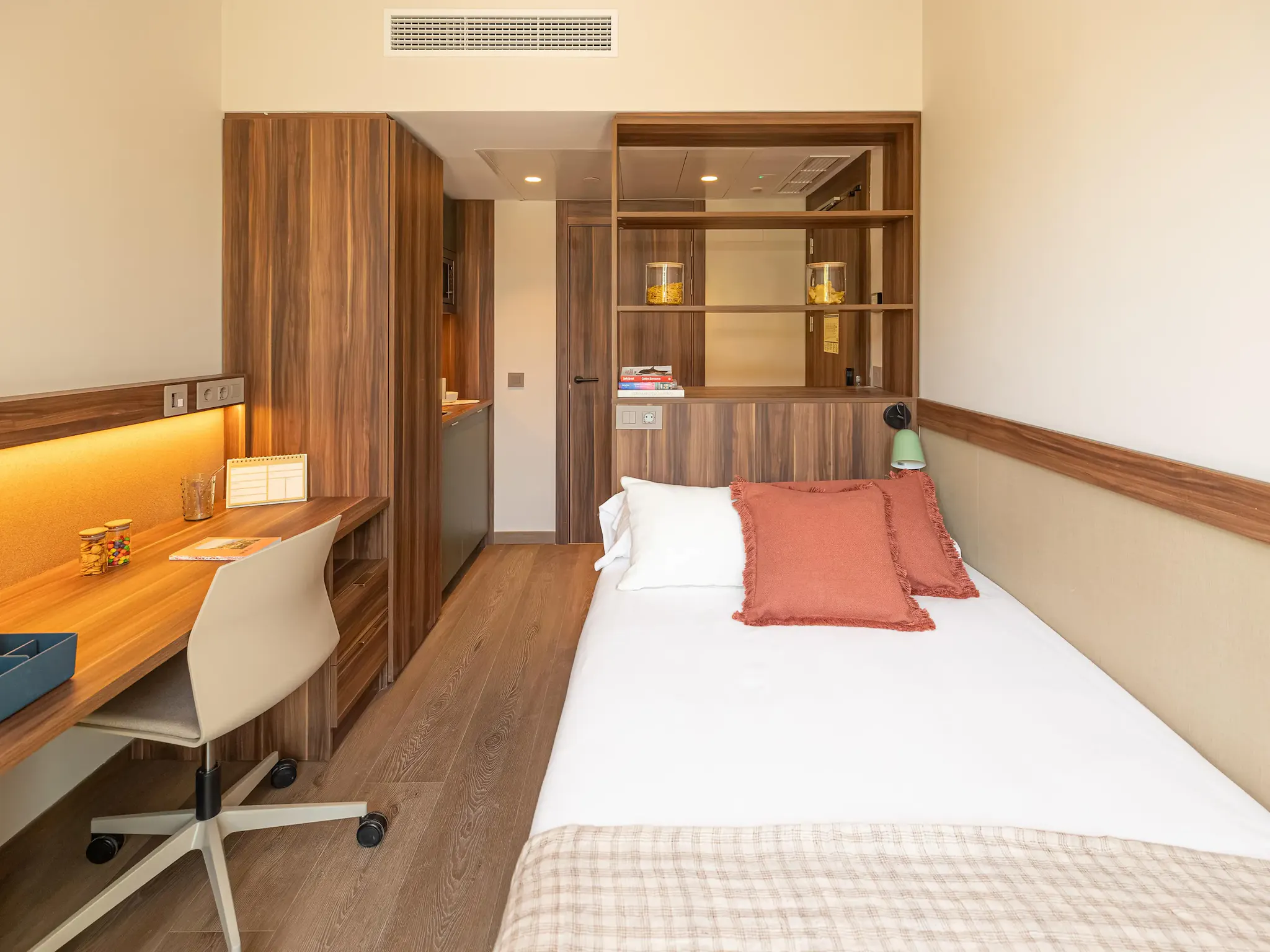 Private room in Carrer del Portal de Santa Madrona, Barcelona (1727121) ROOM 1