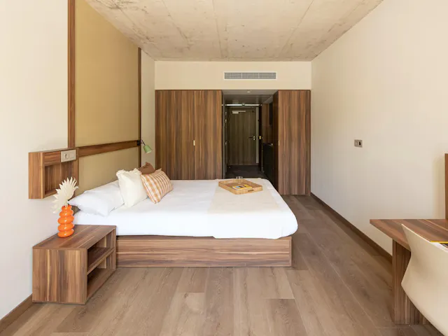 Building in Carrer del Portal de Santa Madrona, Barcelona (1727147) room image 1