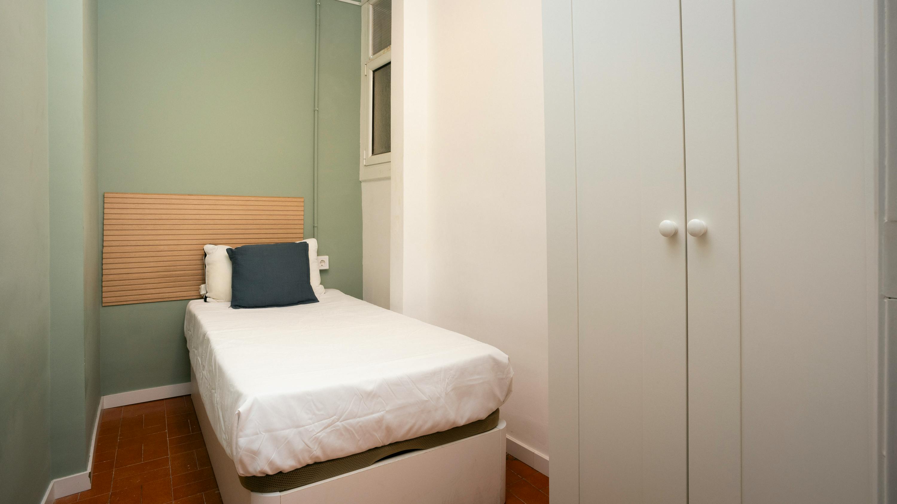 4-Bedroom Apartment in Carrer de Lepant, Barcelona (1727151) room image 10