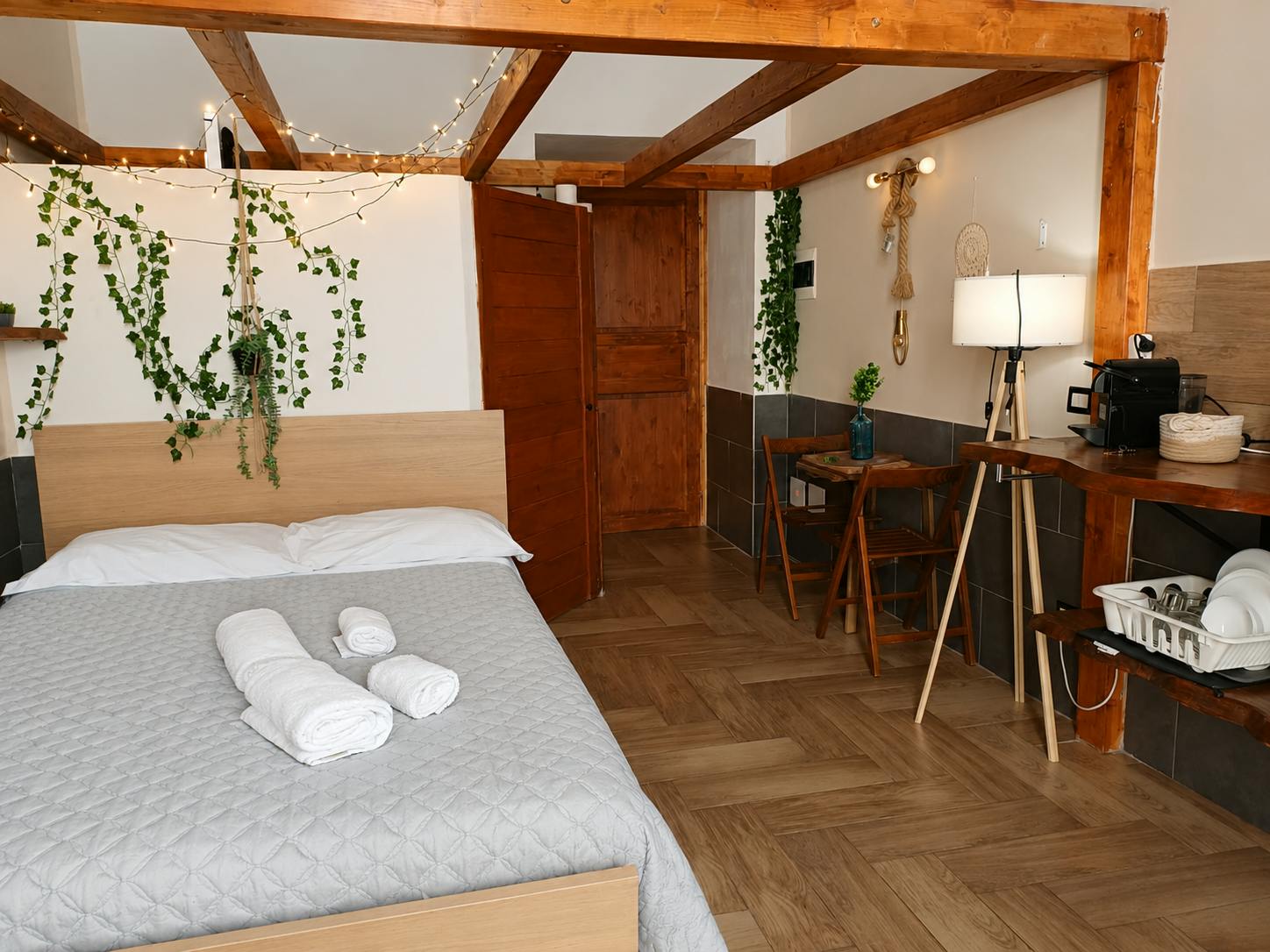 Studio te huur voor € 600 per maand in Naples, Piazza Principe Umberto